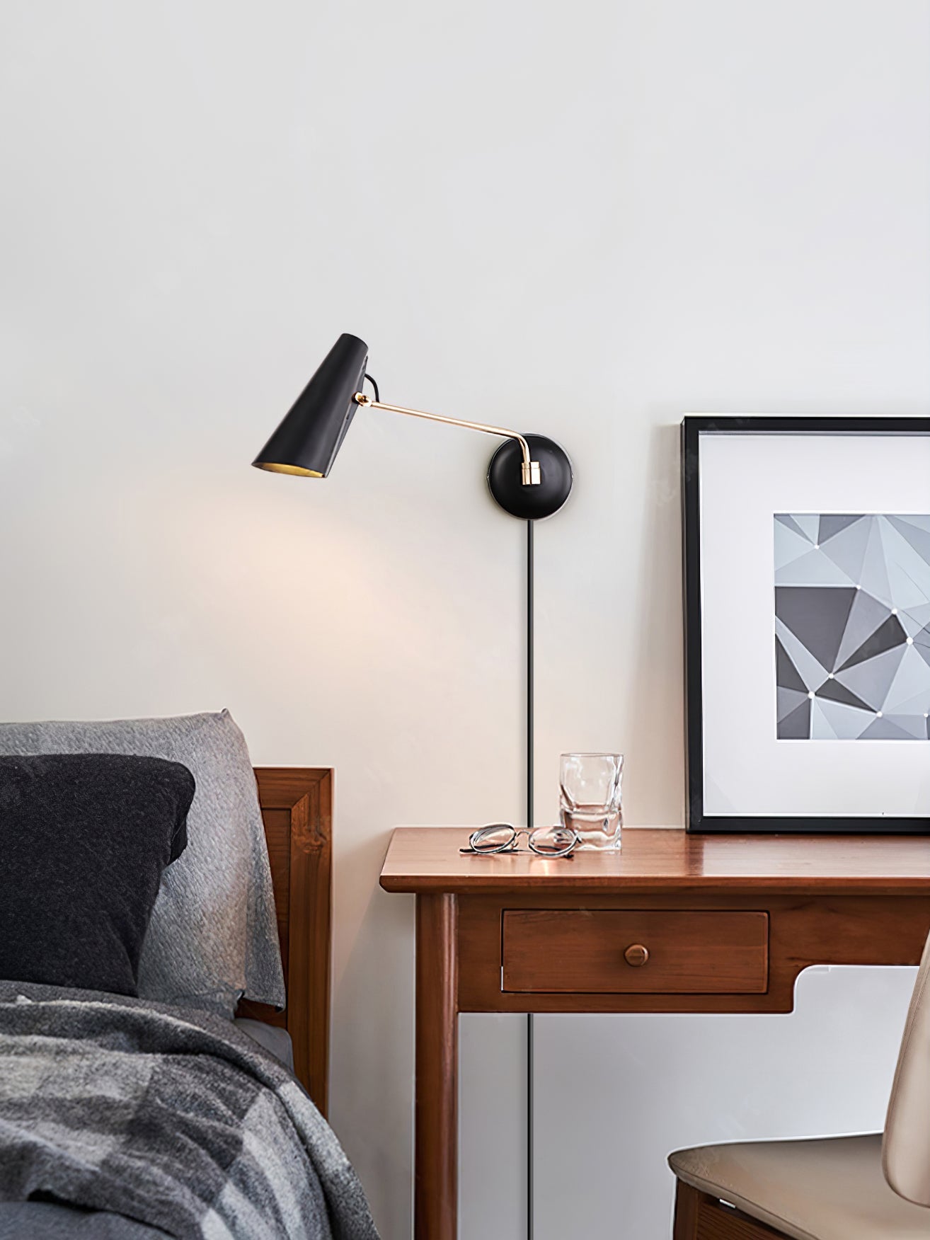 WOW Birdy Plug-in Wall Lamp