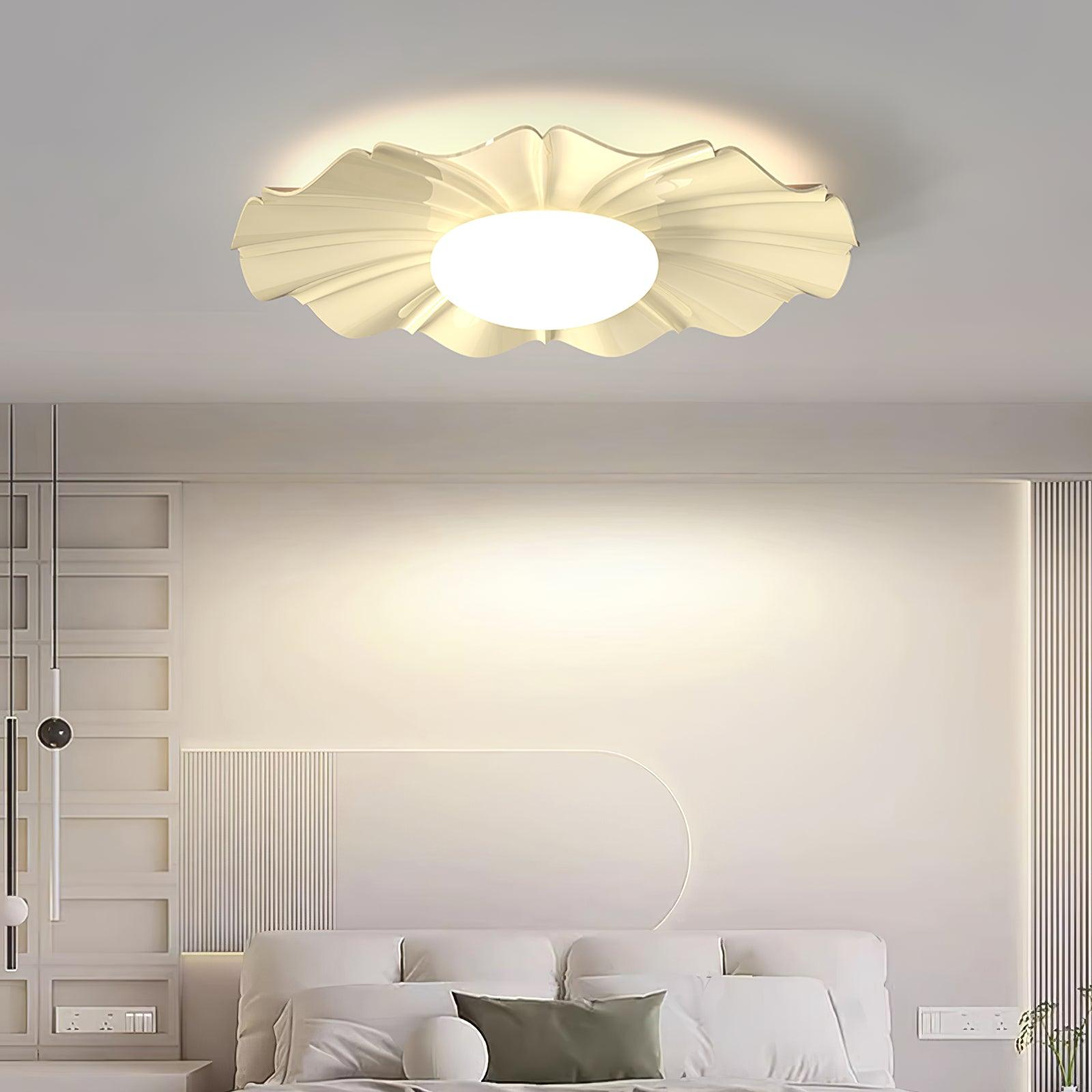 WOW Blooming Flower Ceiling Lamp