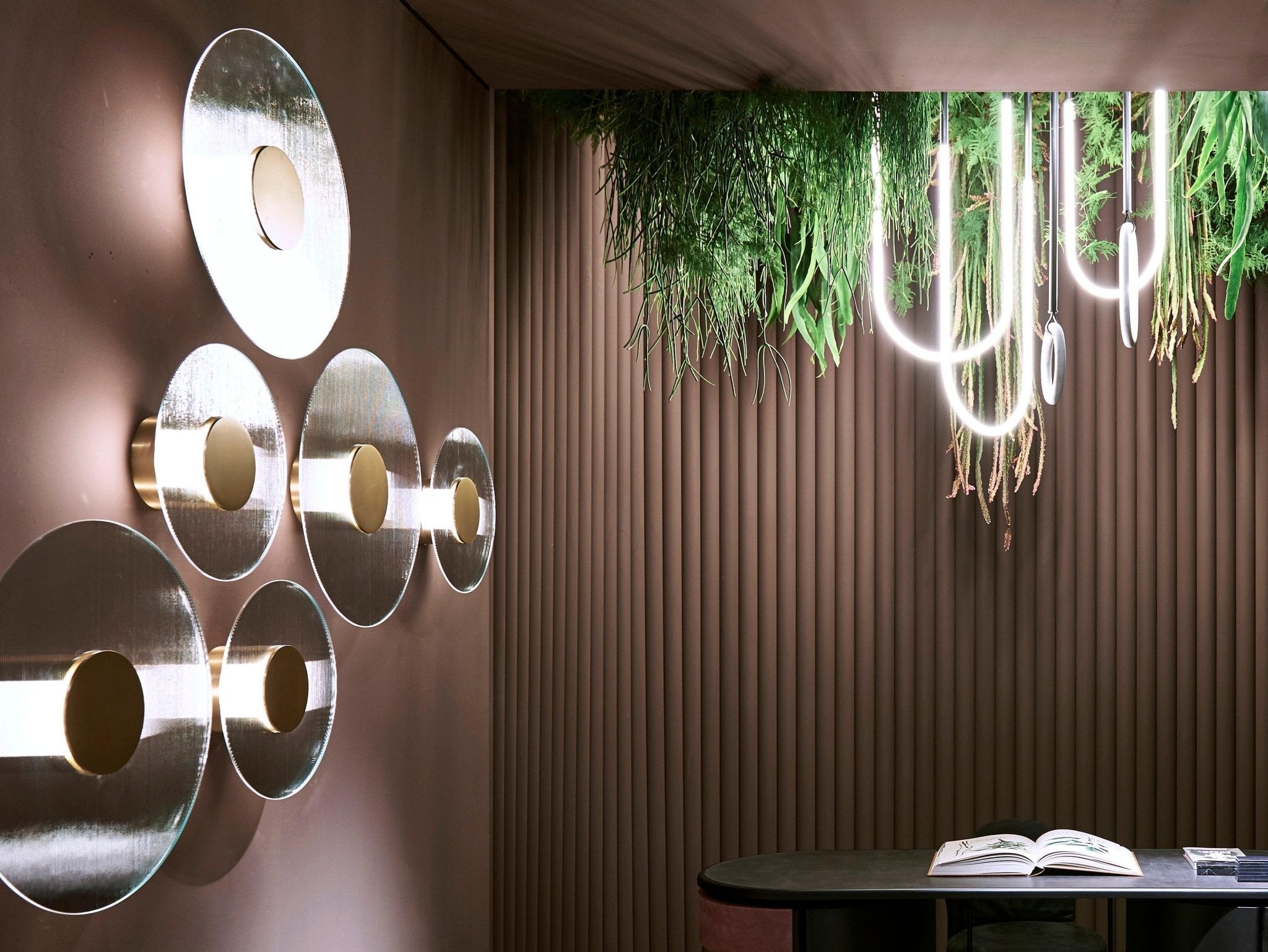 WOW Button Wall Lamp