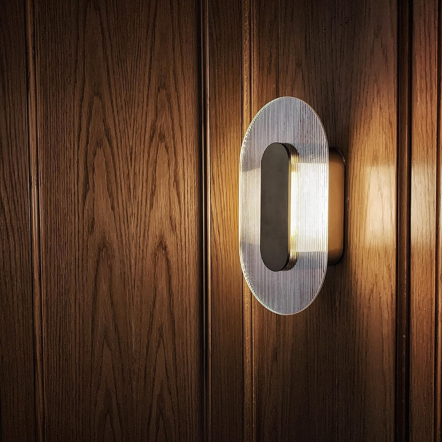 WOW Button Wall Lamp