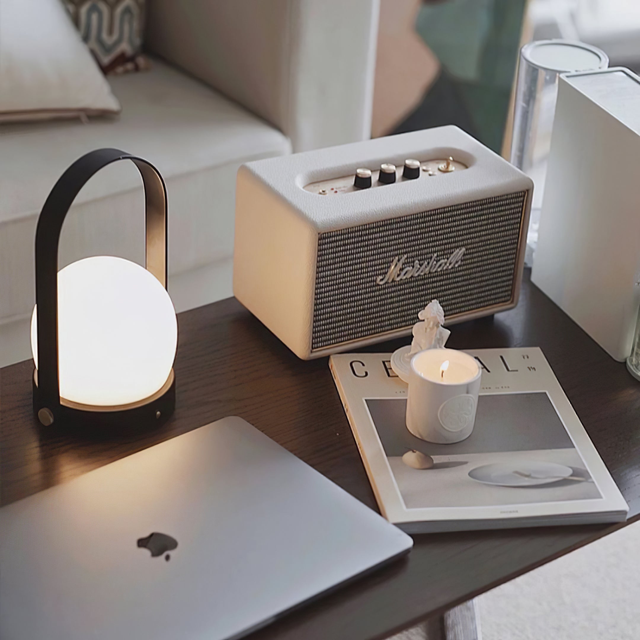 WOW Carrie Built-in Battery Table Lamp