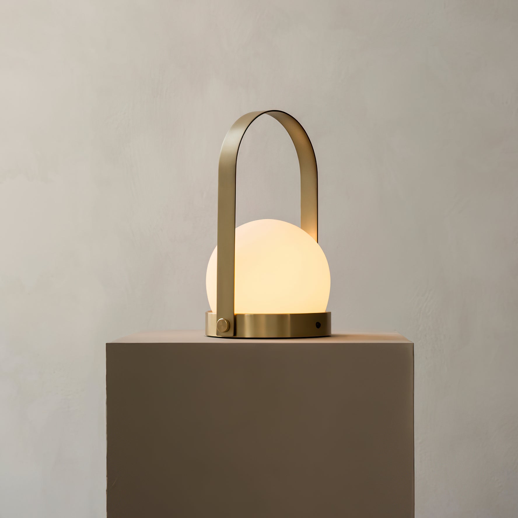 WOW Carrie Built-in Battery Table Lamp