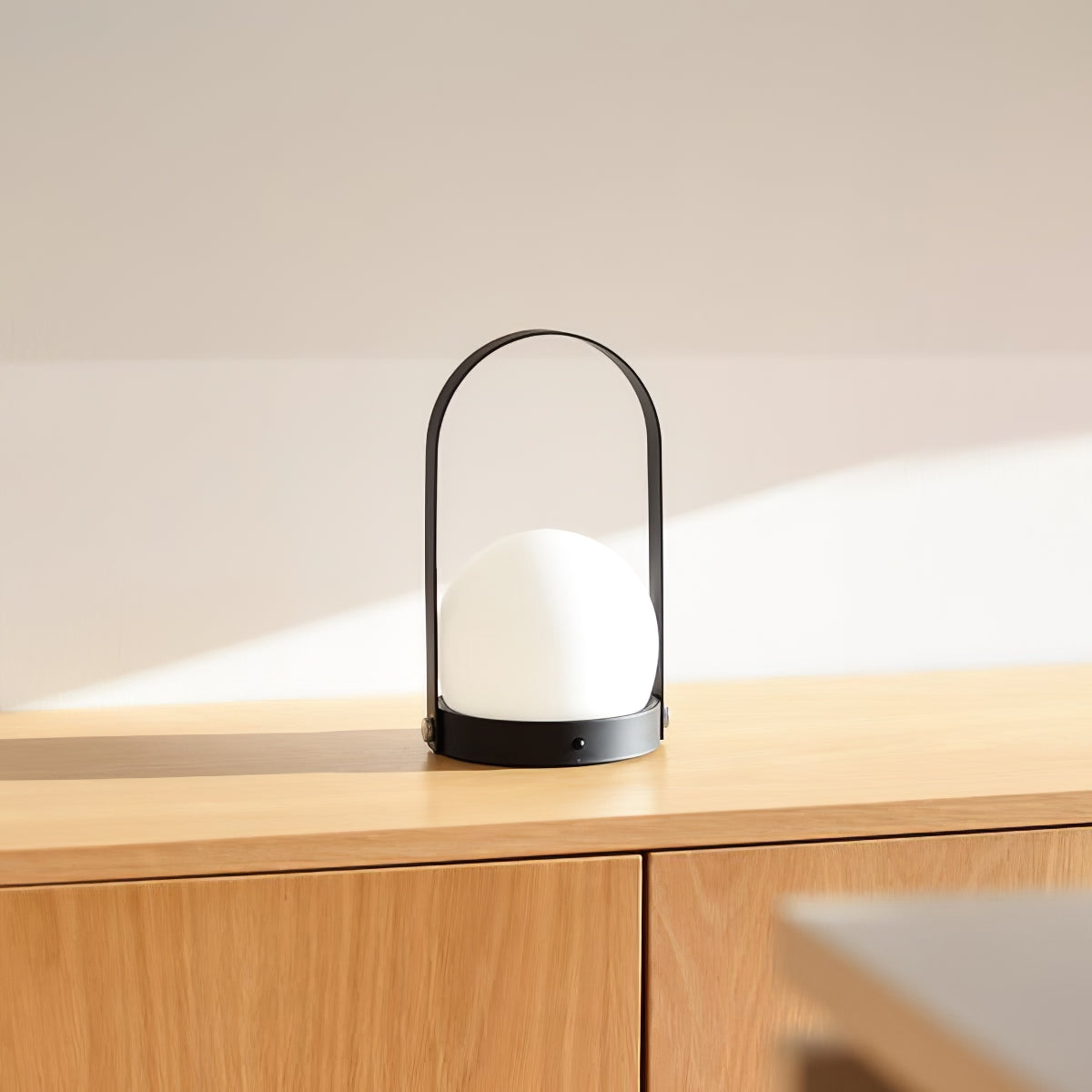 WOW Carrie Built-in Battery Table Lamp