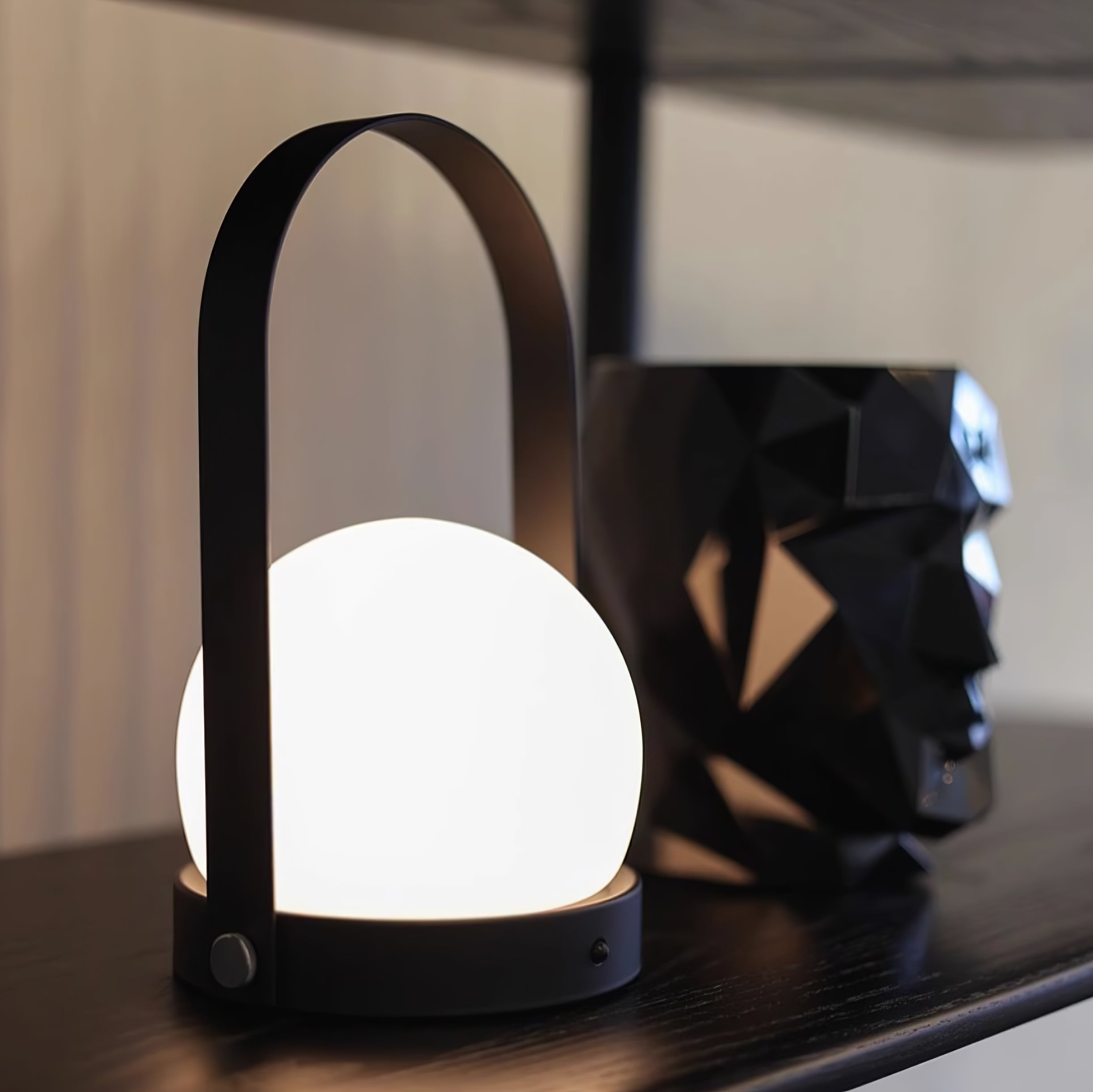 WOW Carrie Built-in Battery Table Lamp