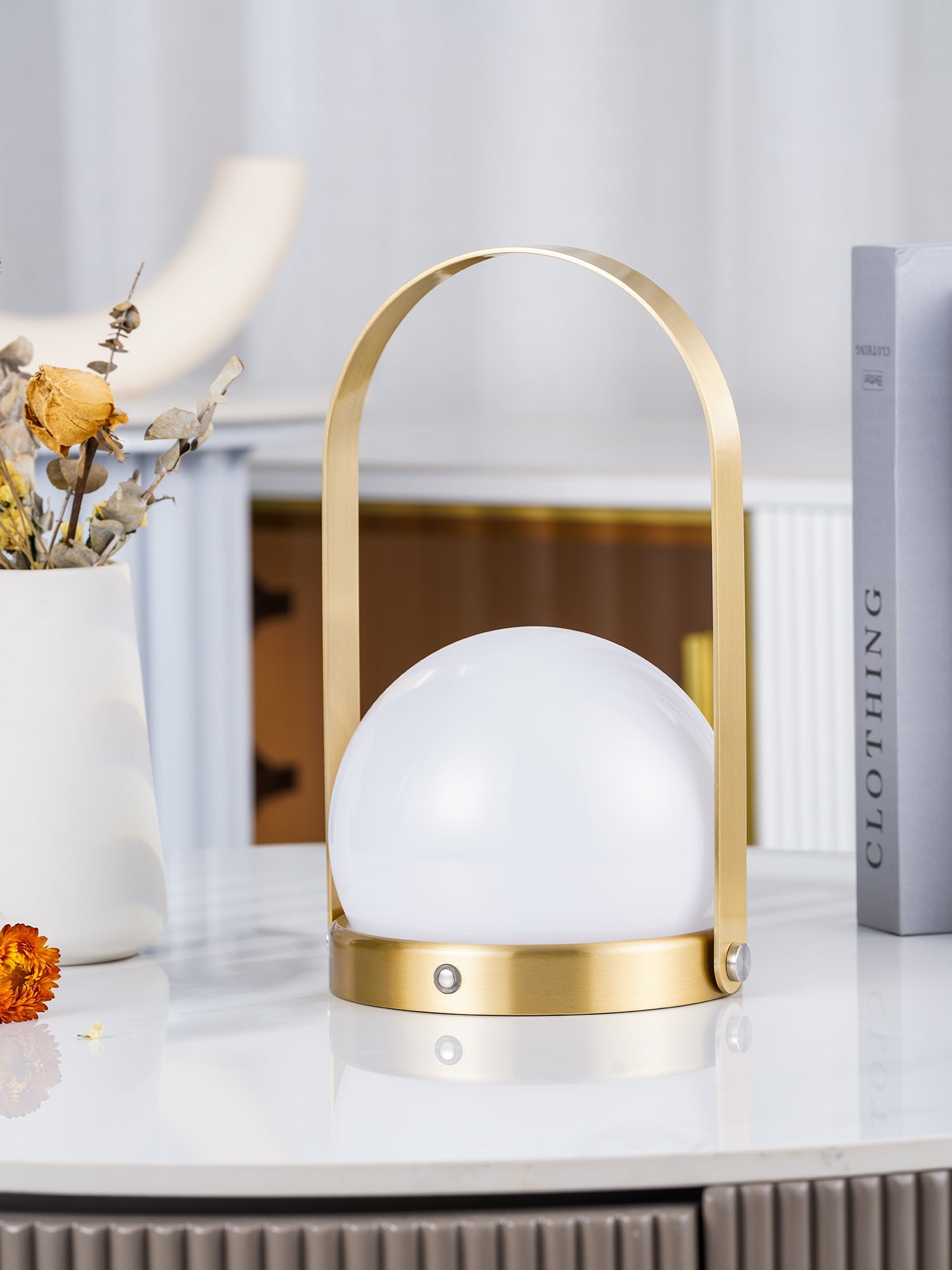WOW Carrie Built-in Battery Table Lamp