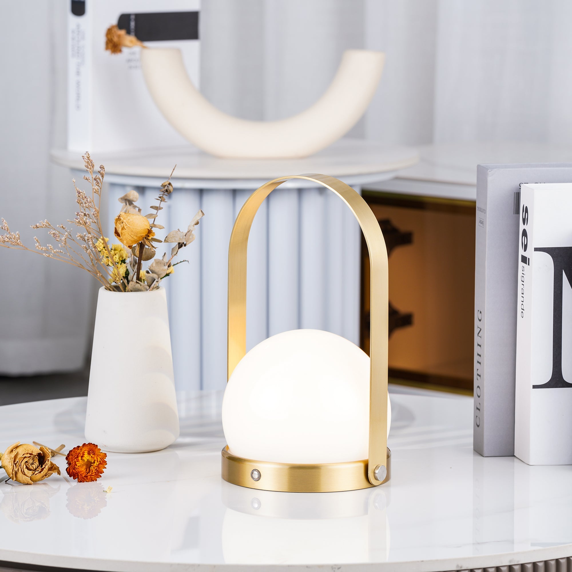 WOW Carrie Built-in Battery Table Lamp