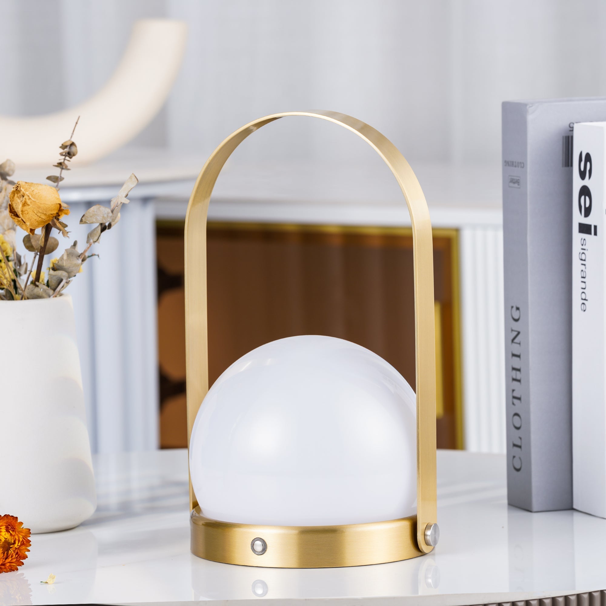 WOW Carrie Built-in Battery Table Lamp