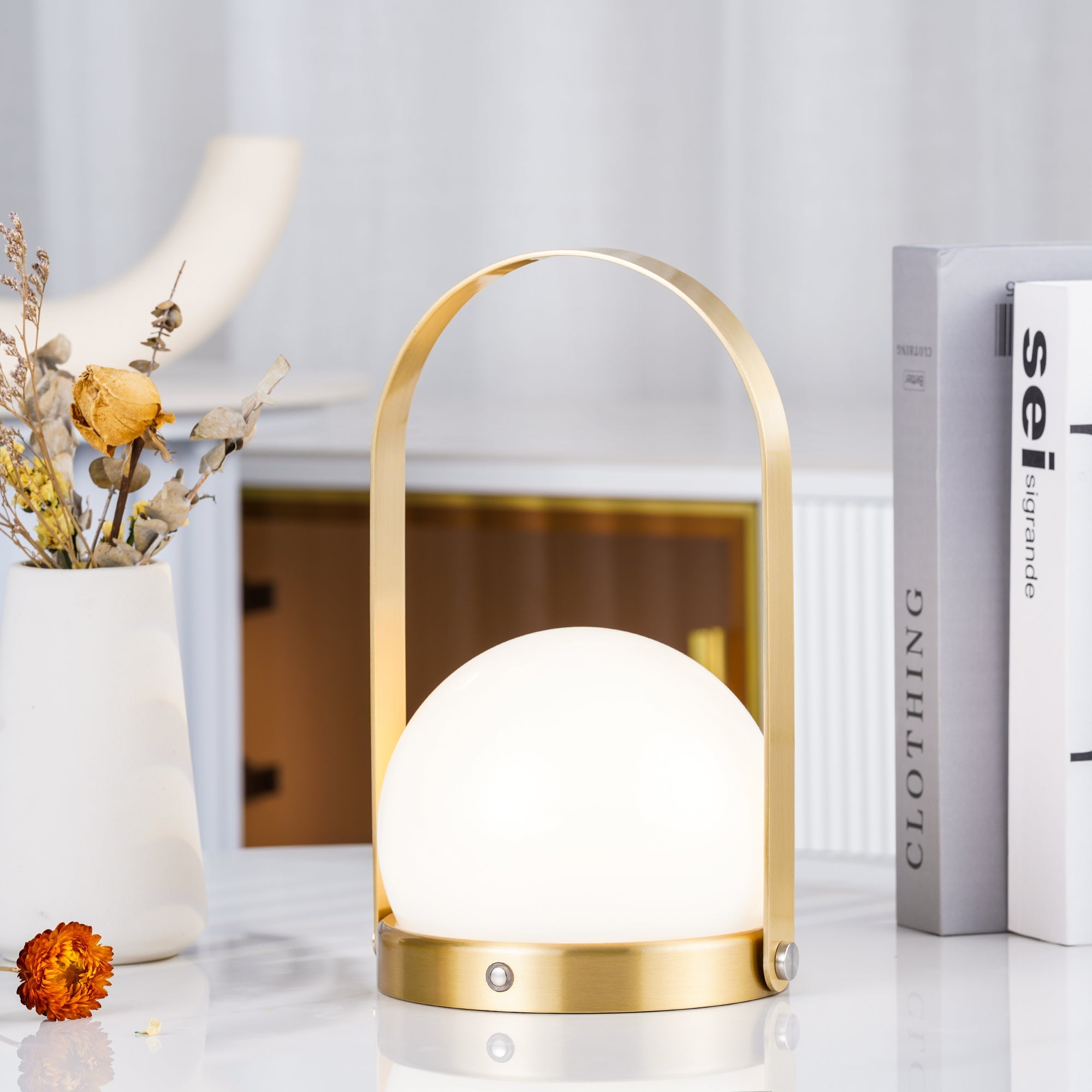 WOW Carrie Built-in Battery Table Lamp