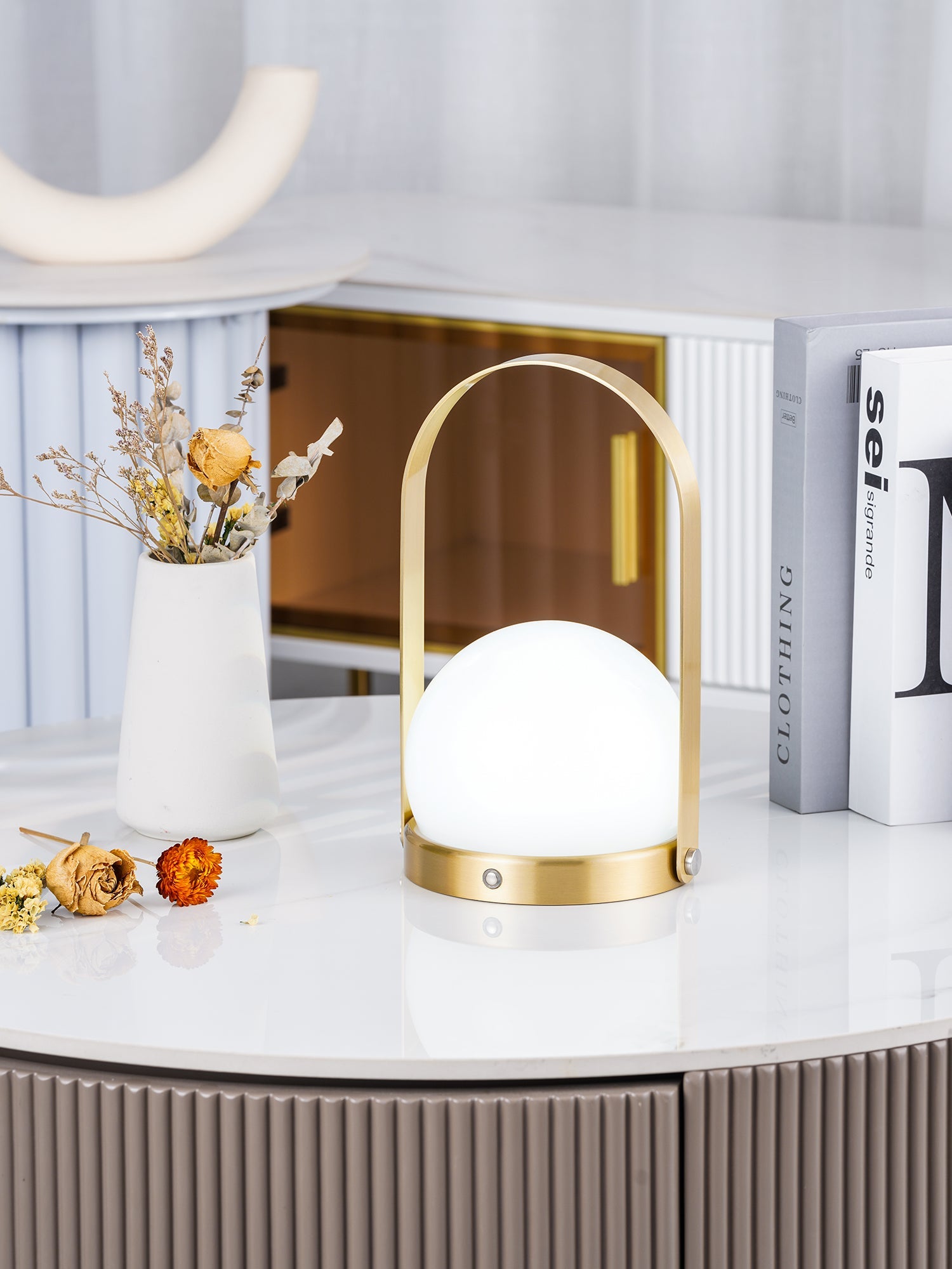 WOW Carrie Built-in Battery Table Lamp