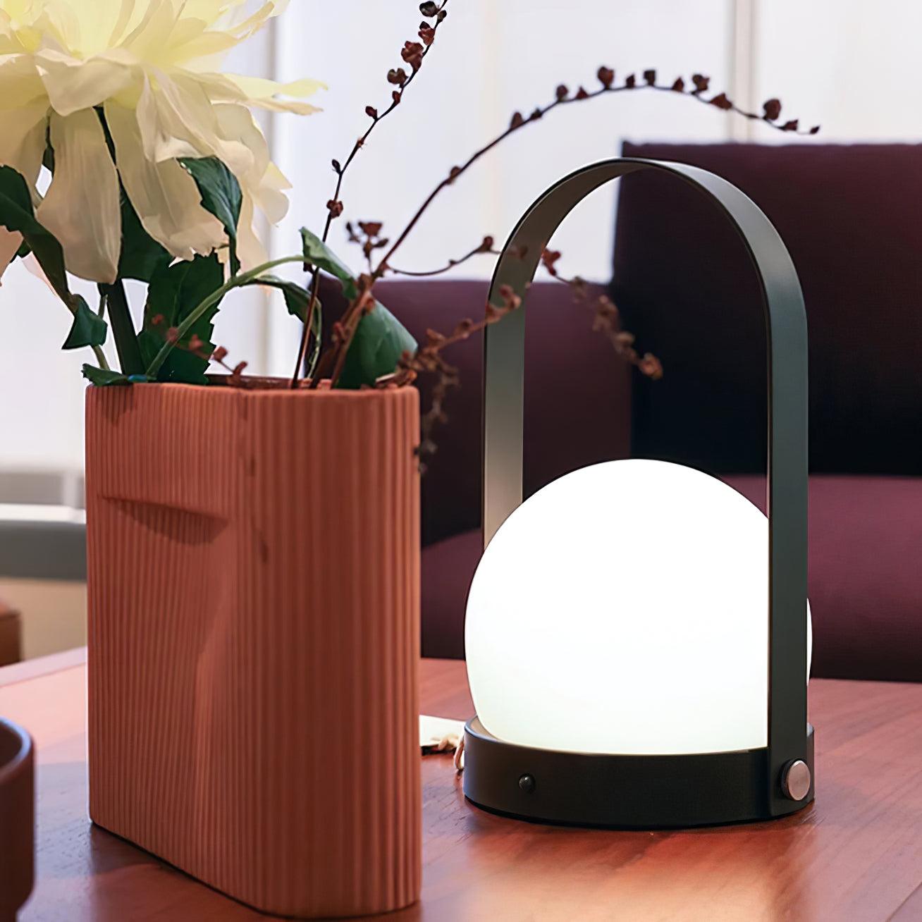 WOW Carrie Built-in Battery Table Lamp