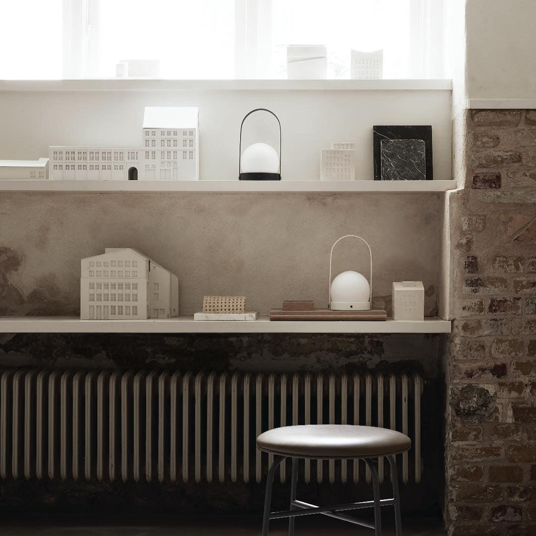 WOW Carrie Built-in Battery Table Lamp