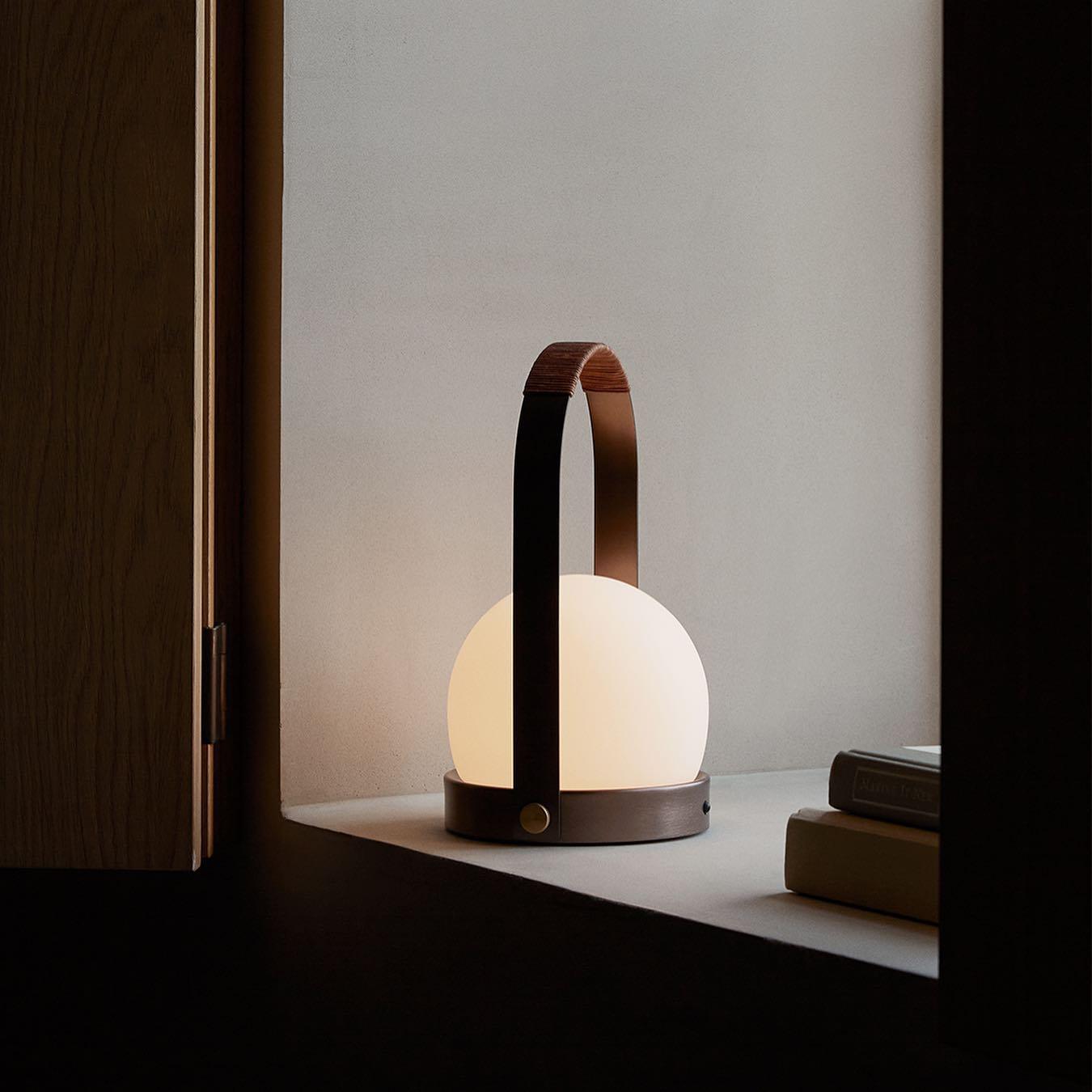 WOW Carrie Built-in Battery Table Lamp