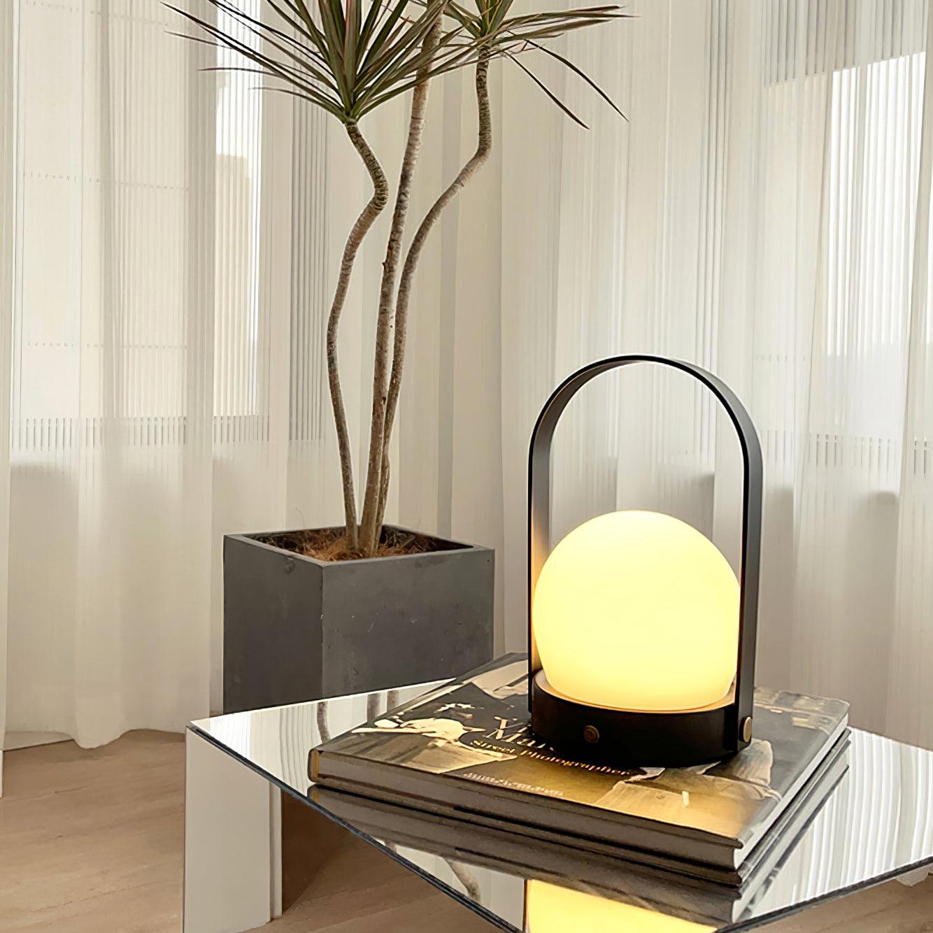 WOW Carrie Built-in Battery Table Lamp