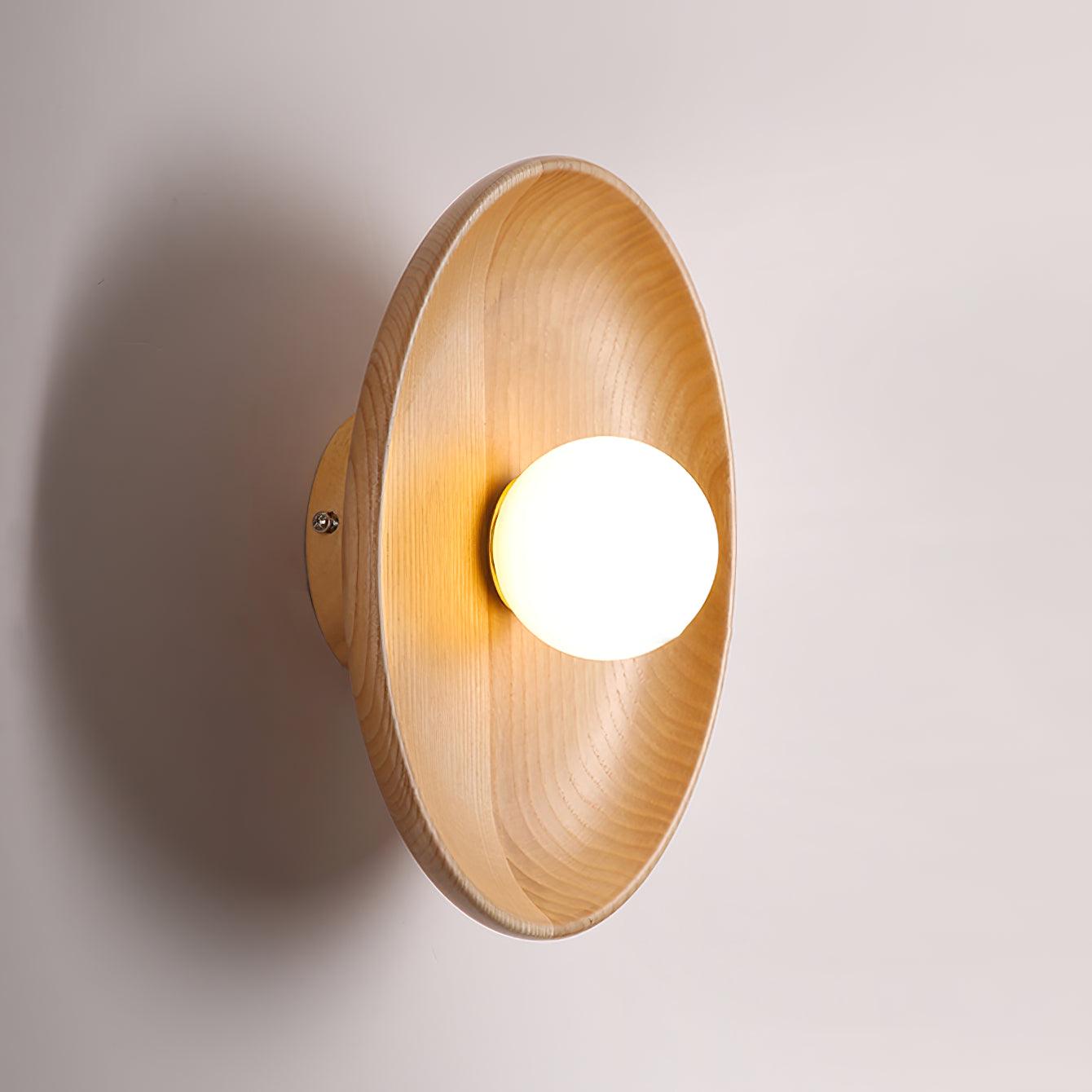 WOW Centric Wall Lamp