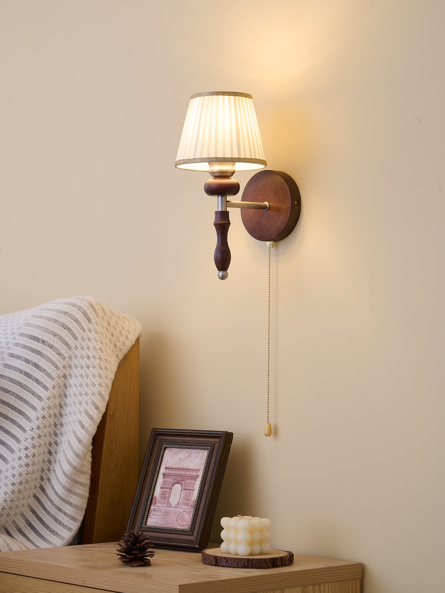 WOW Clarendon Wall Lamp