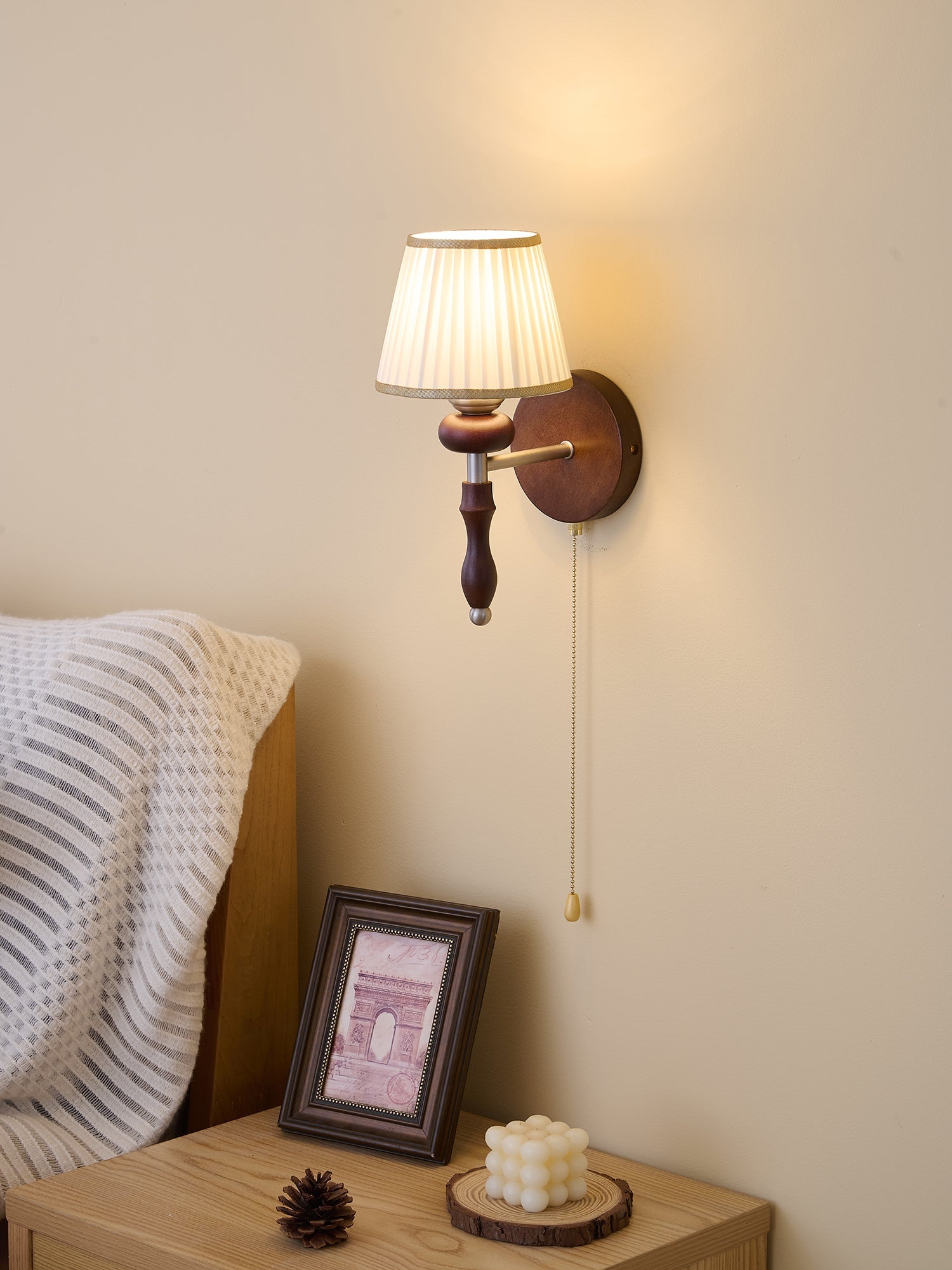 WOW Clarendon Wall Lamp