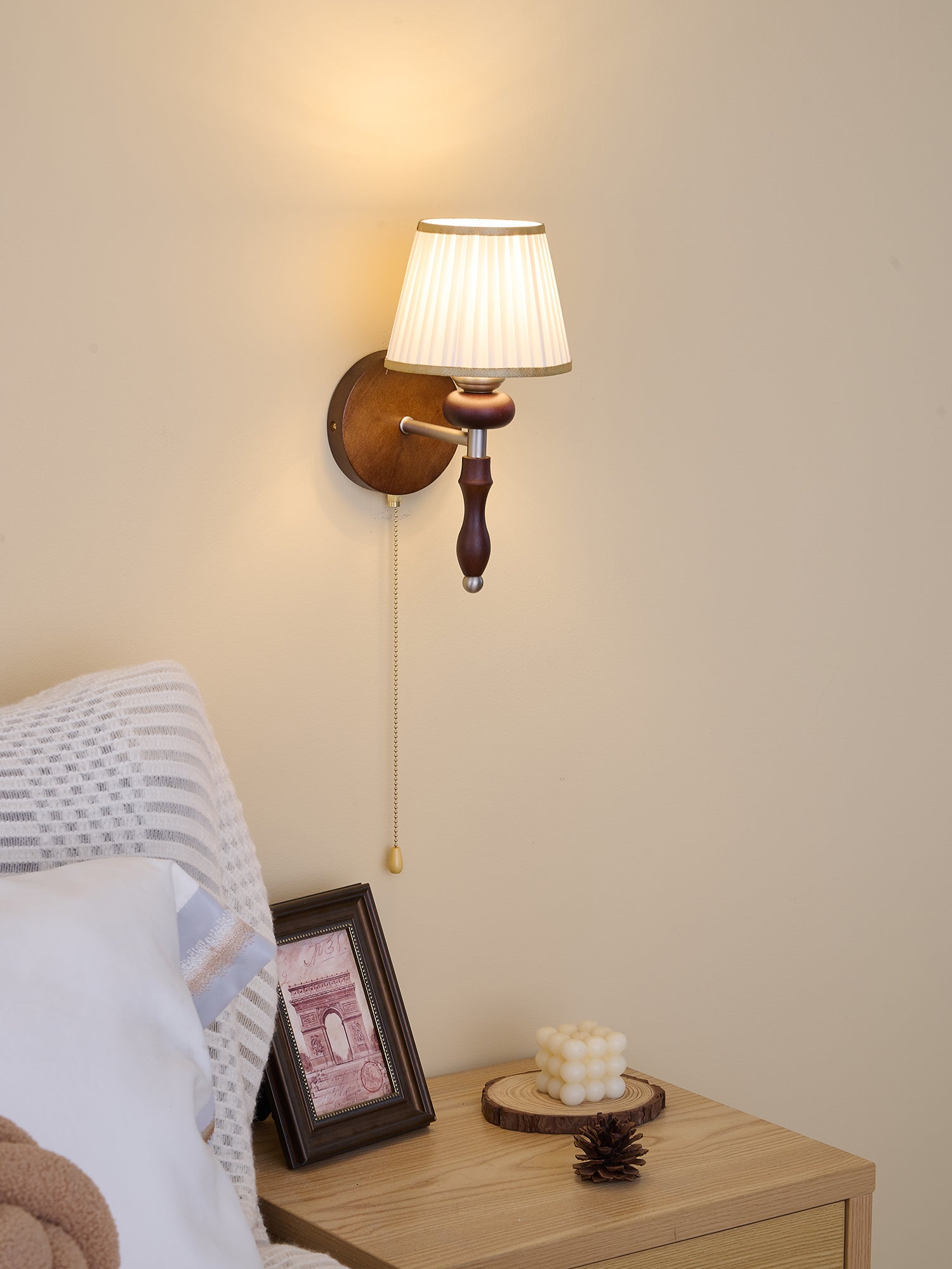 WOW Clarendon Wall Lamp
