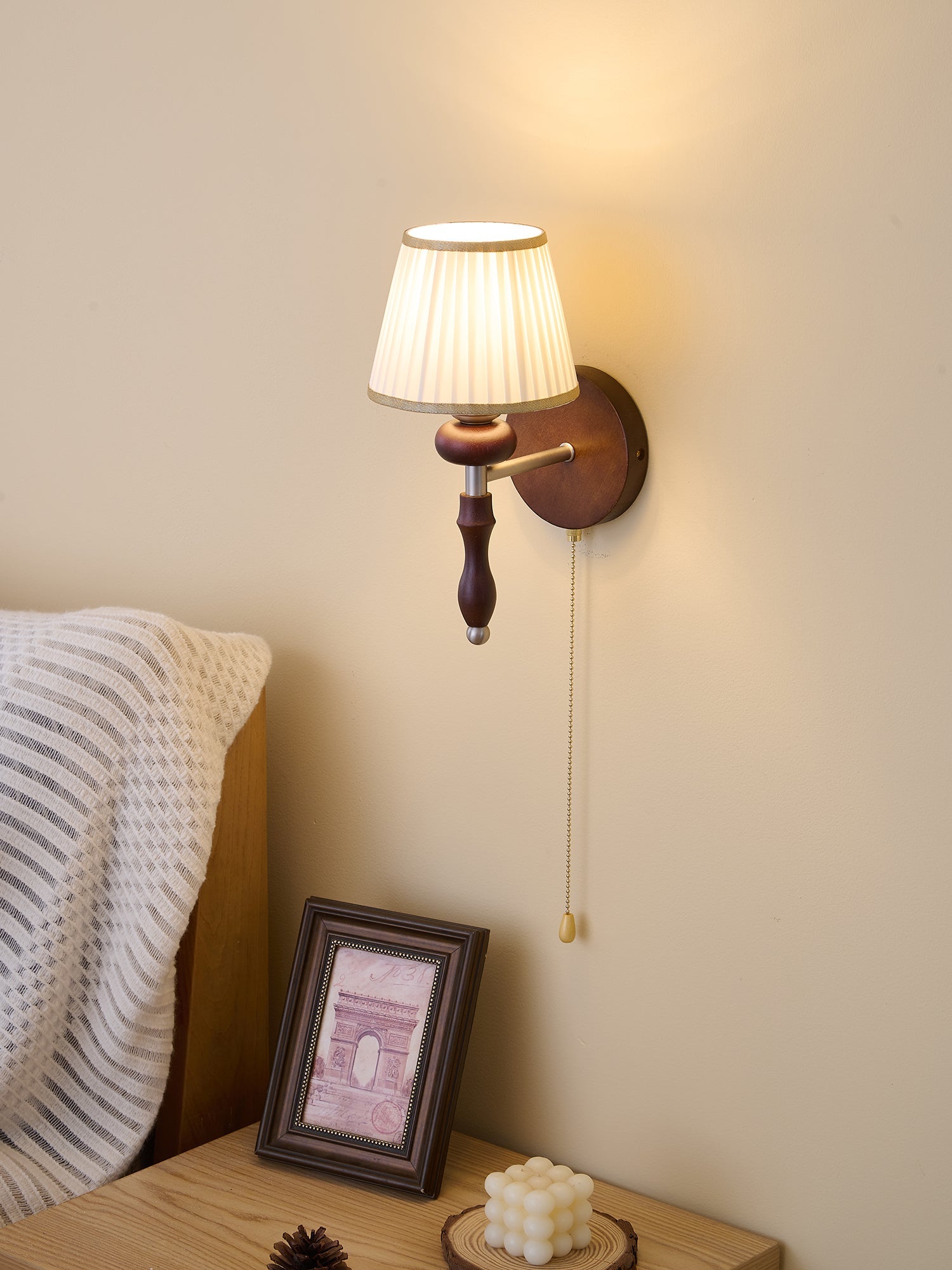 WOW Clarendon Wall Lamp