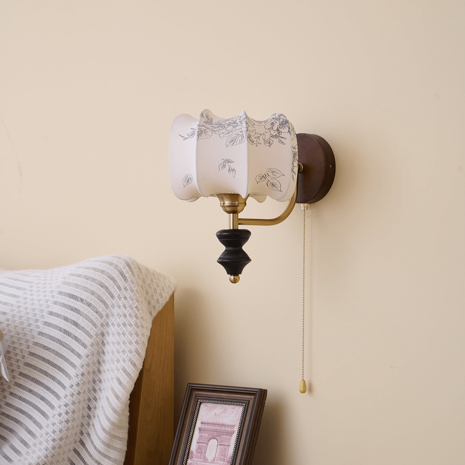 WOW Clarendon Wall Lamp
