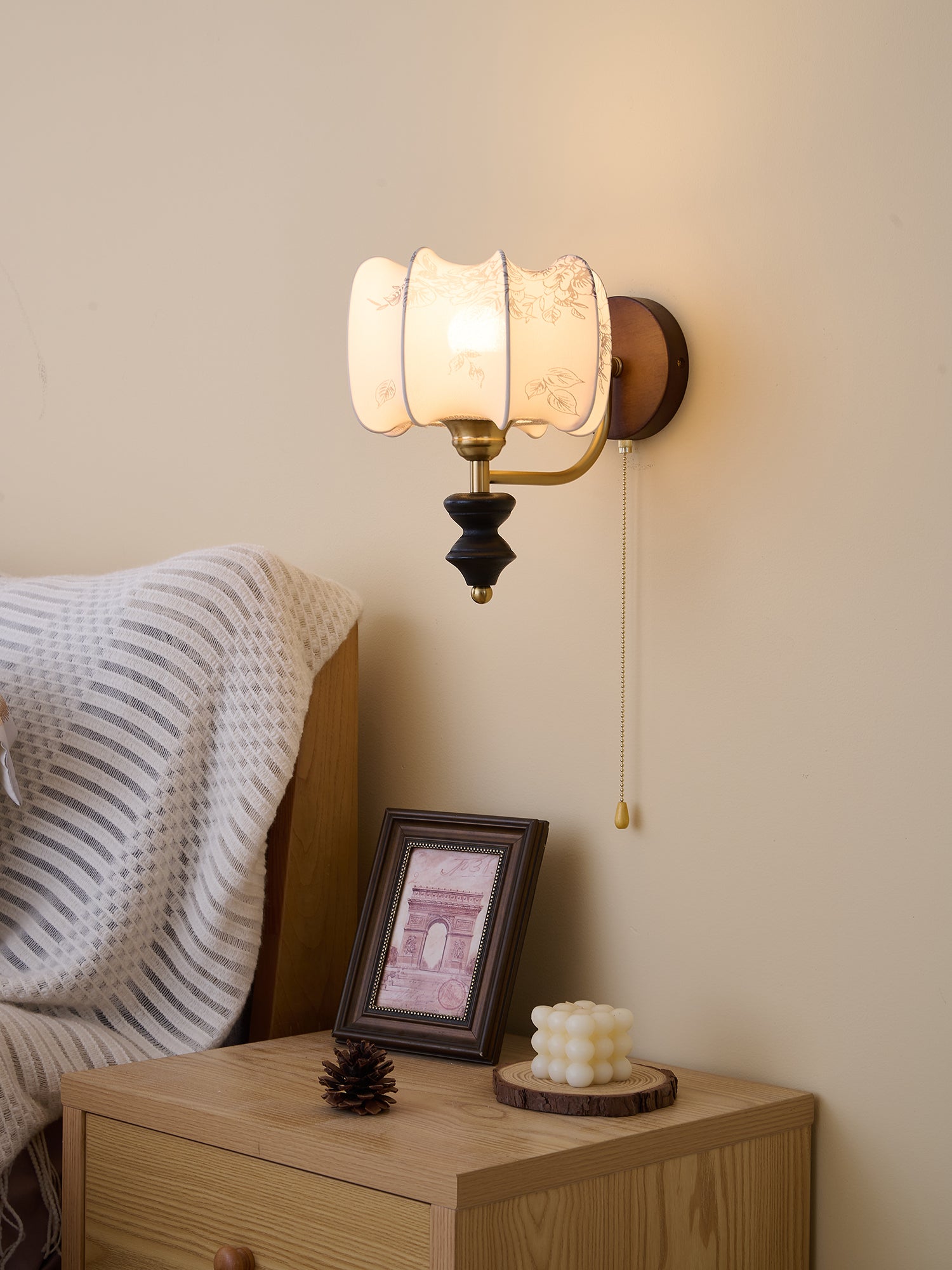 WOW Clarendon Wall Lamp