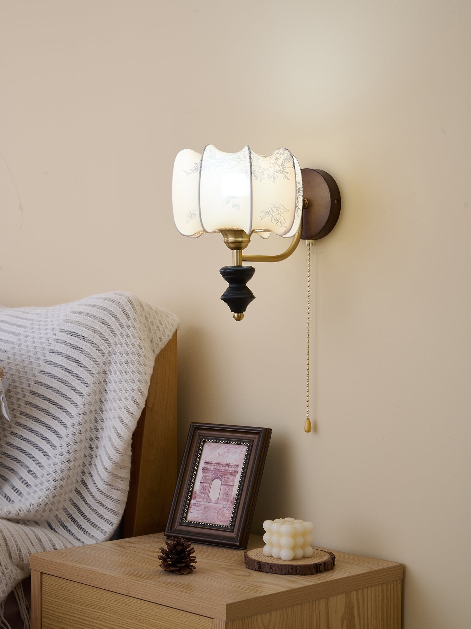 WOW Clarendon Wall Lamp