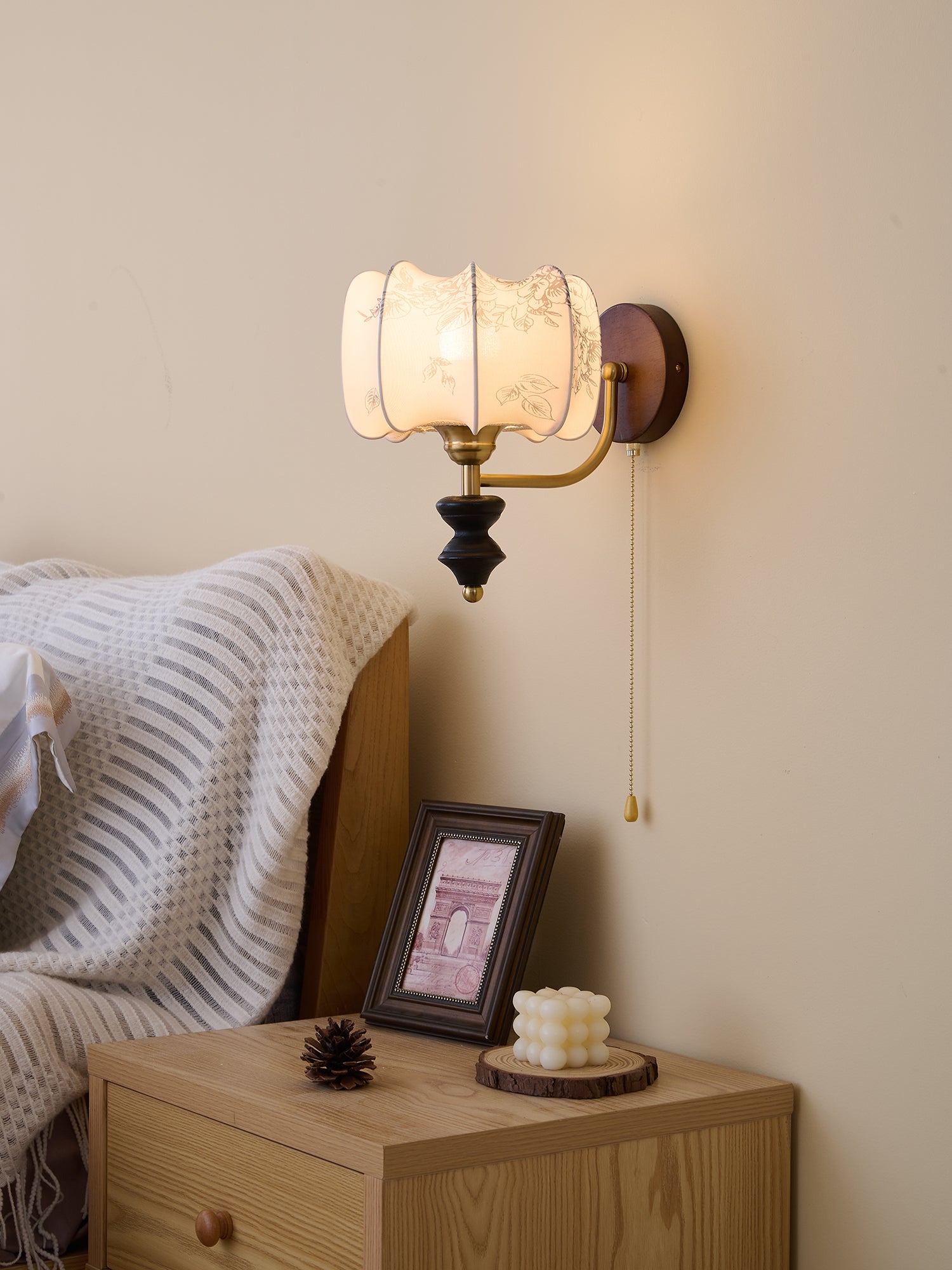 WOW Clarendon Wall Lamp