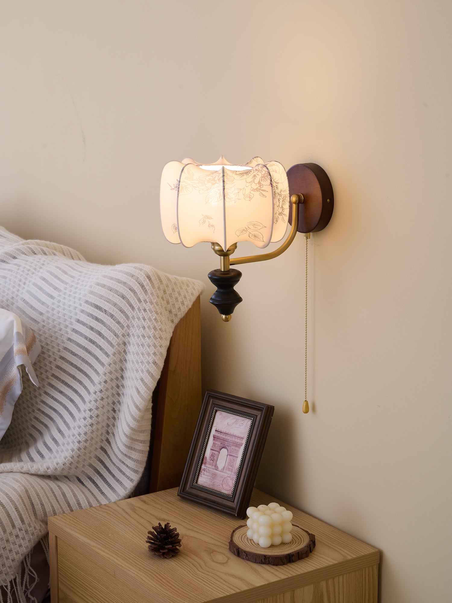 WOW Clarendon Wall Lamp