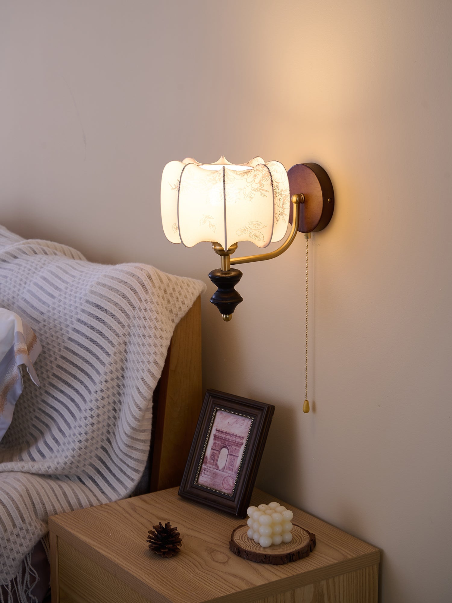 WOW Clarendon Wall Lamp