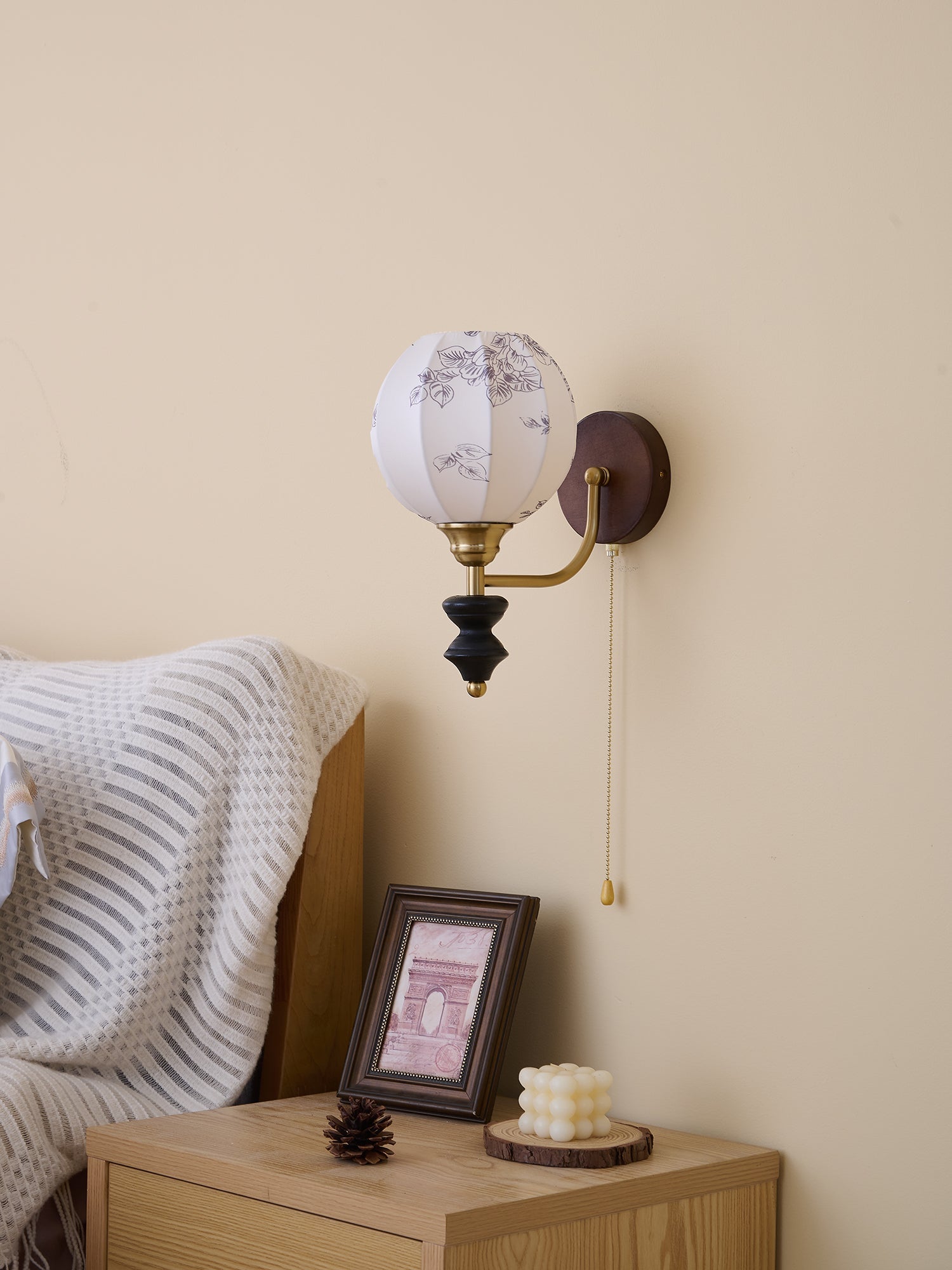 WOW Clarendon Wall Lamp