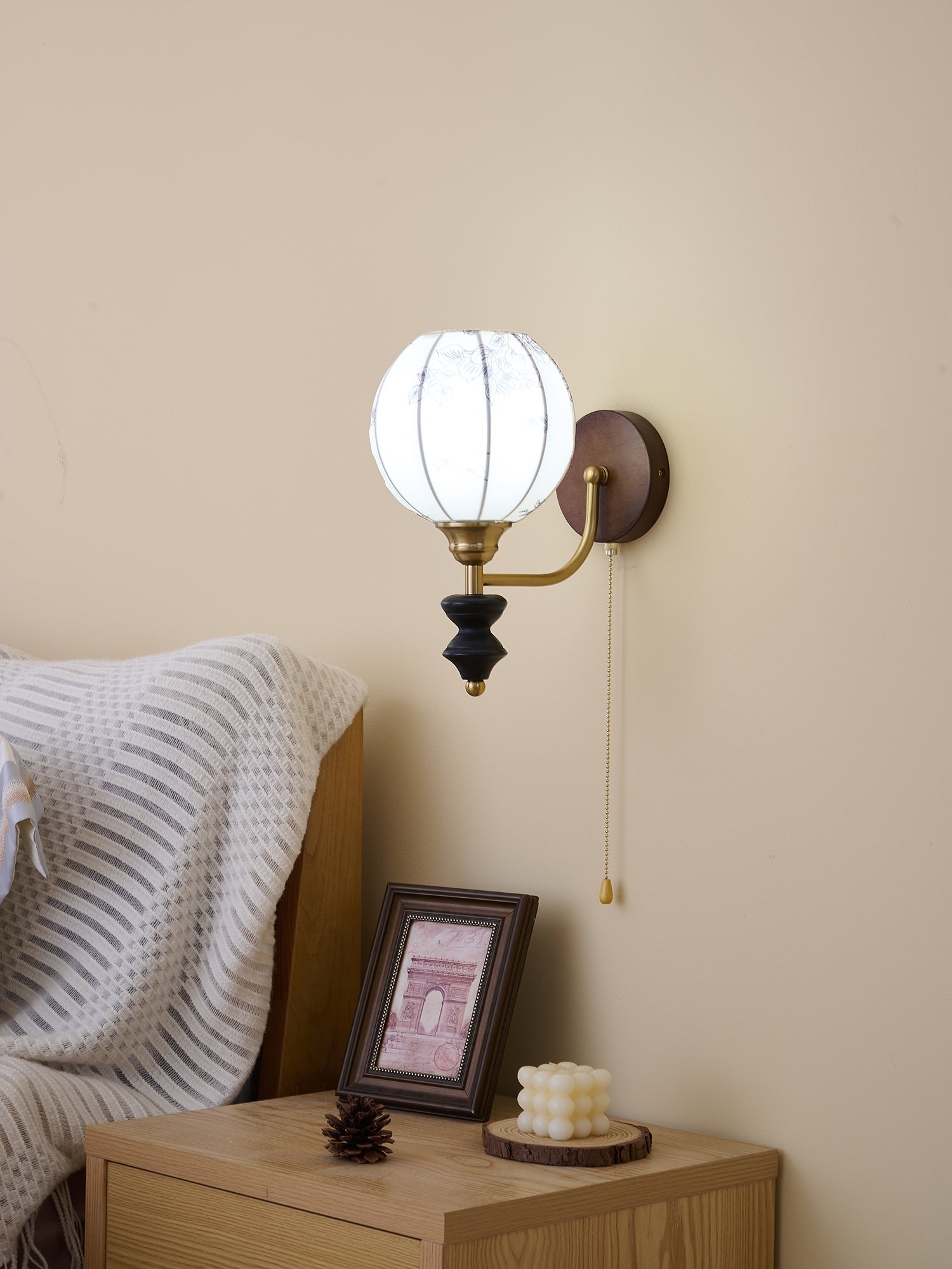 WOW Clarendon Wall Lamp
