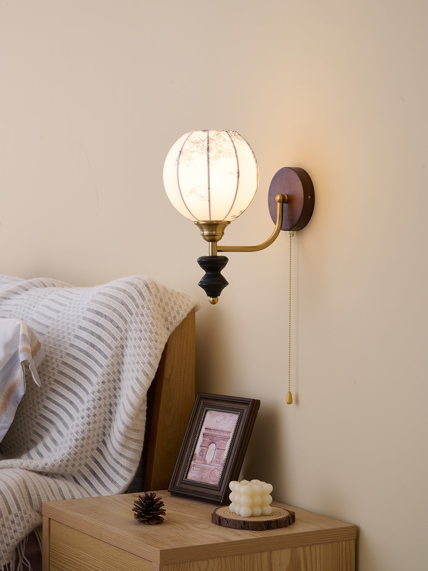 WOW Clarendon Wall Lamp