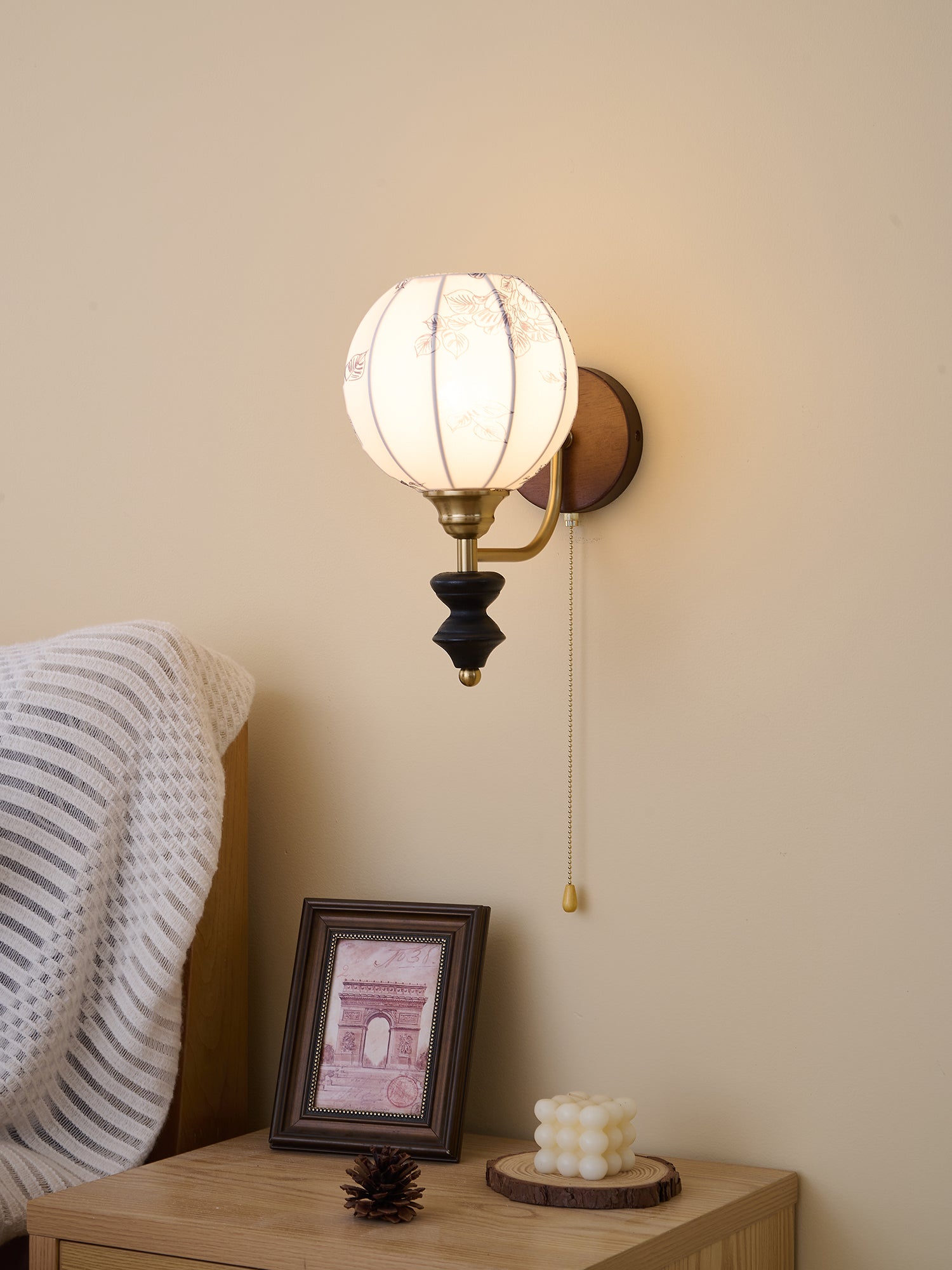 WOW Clarendon Wall Lamp