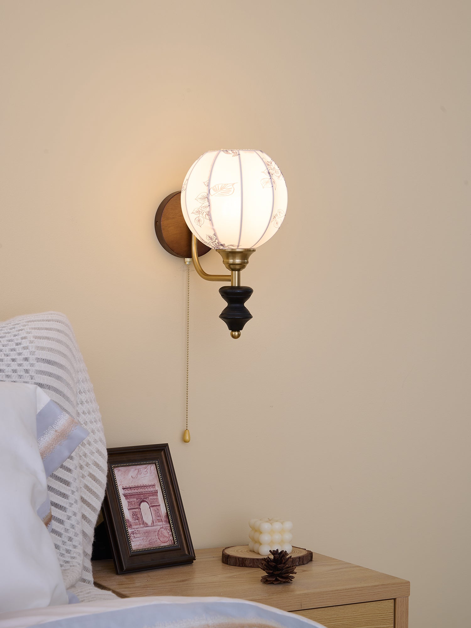 WOW Clarendon Wall Lamp