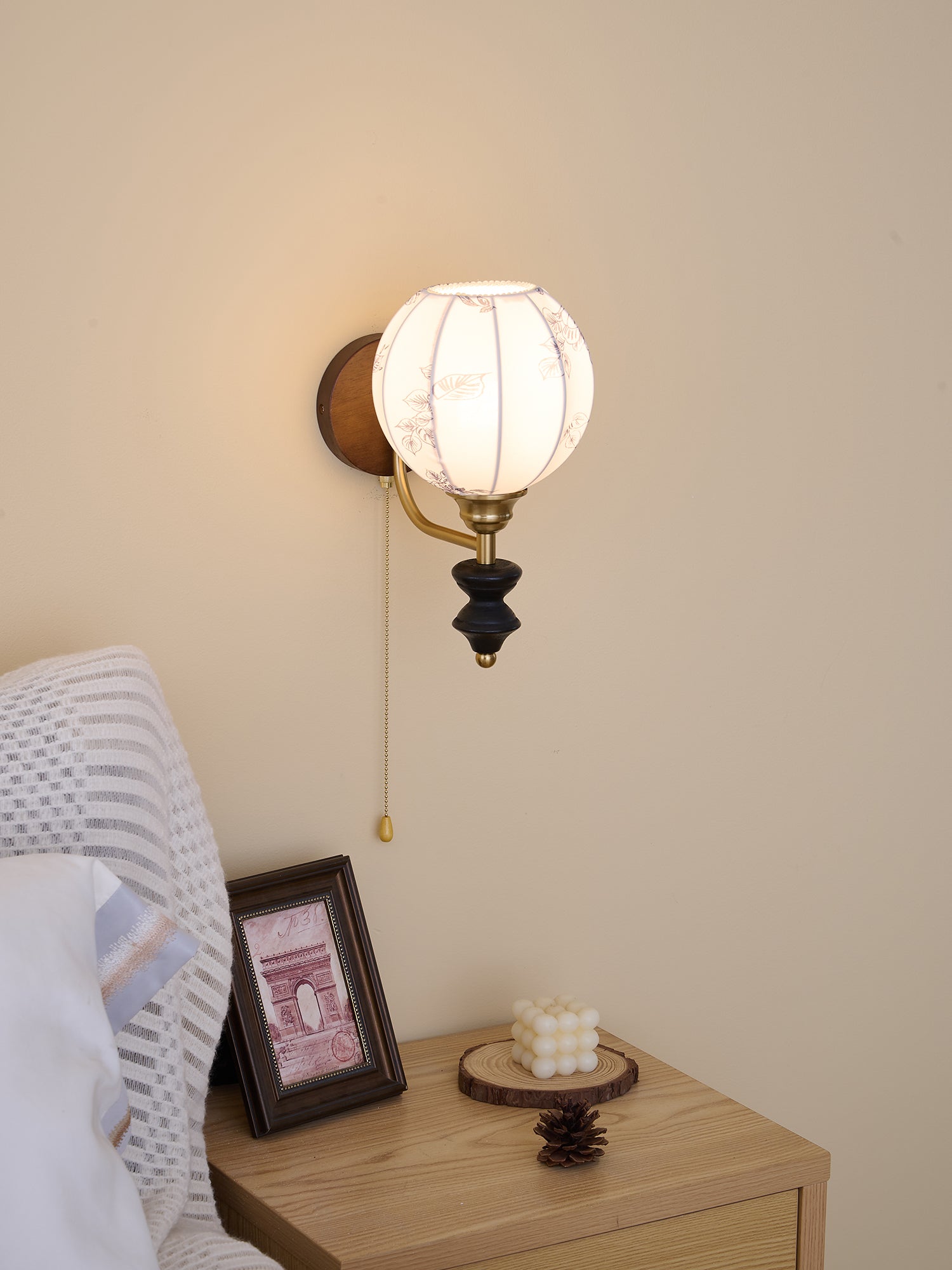 WOW Clarendon Wall Lamp