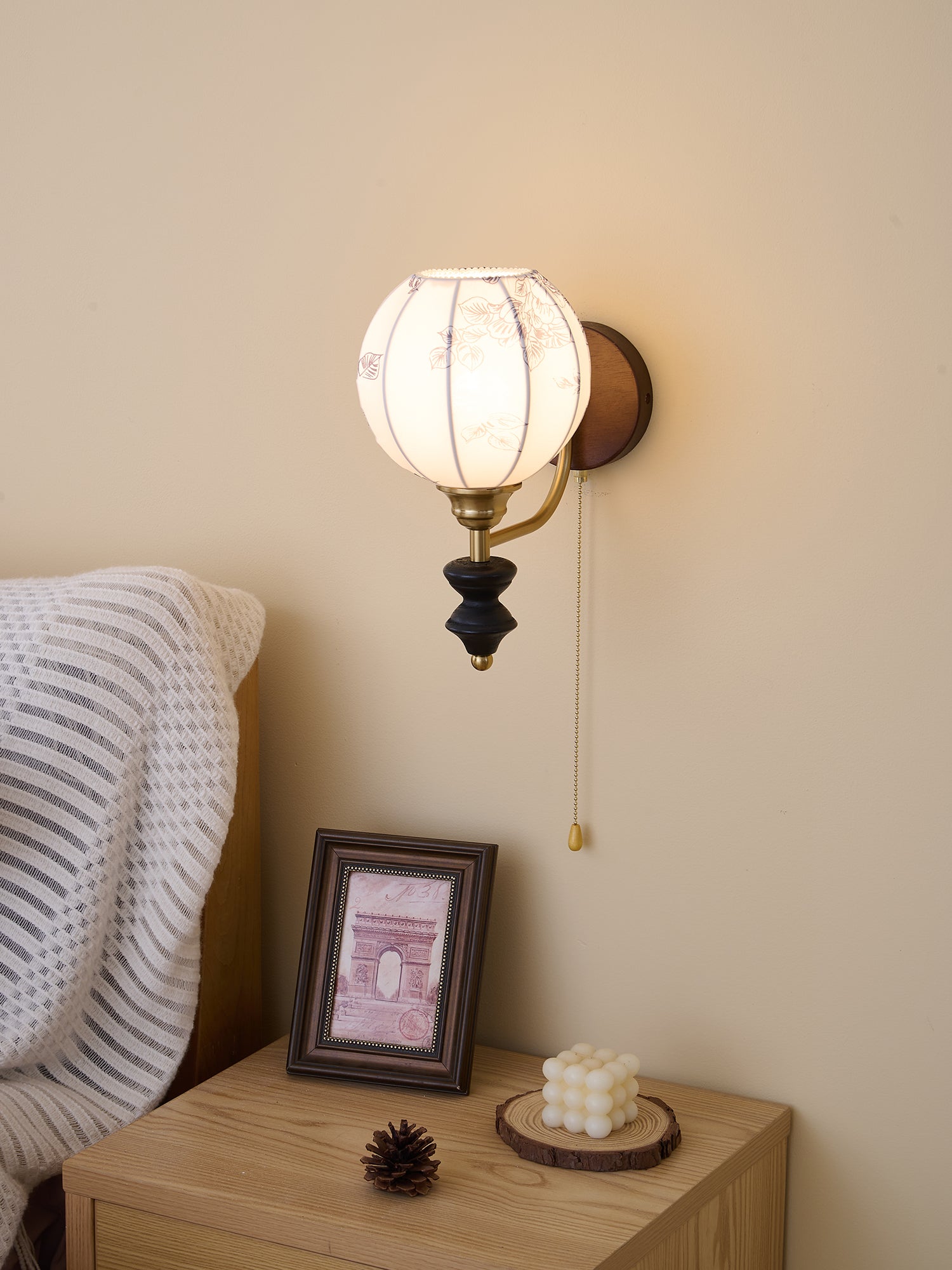 WOW Clarendon Wall Lamp