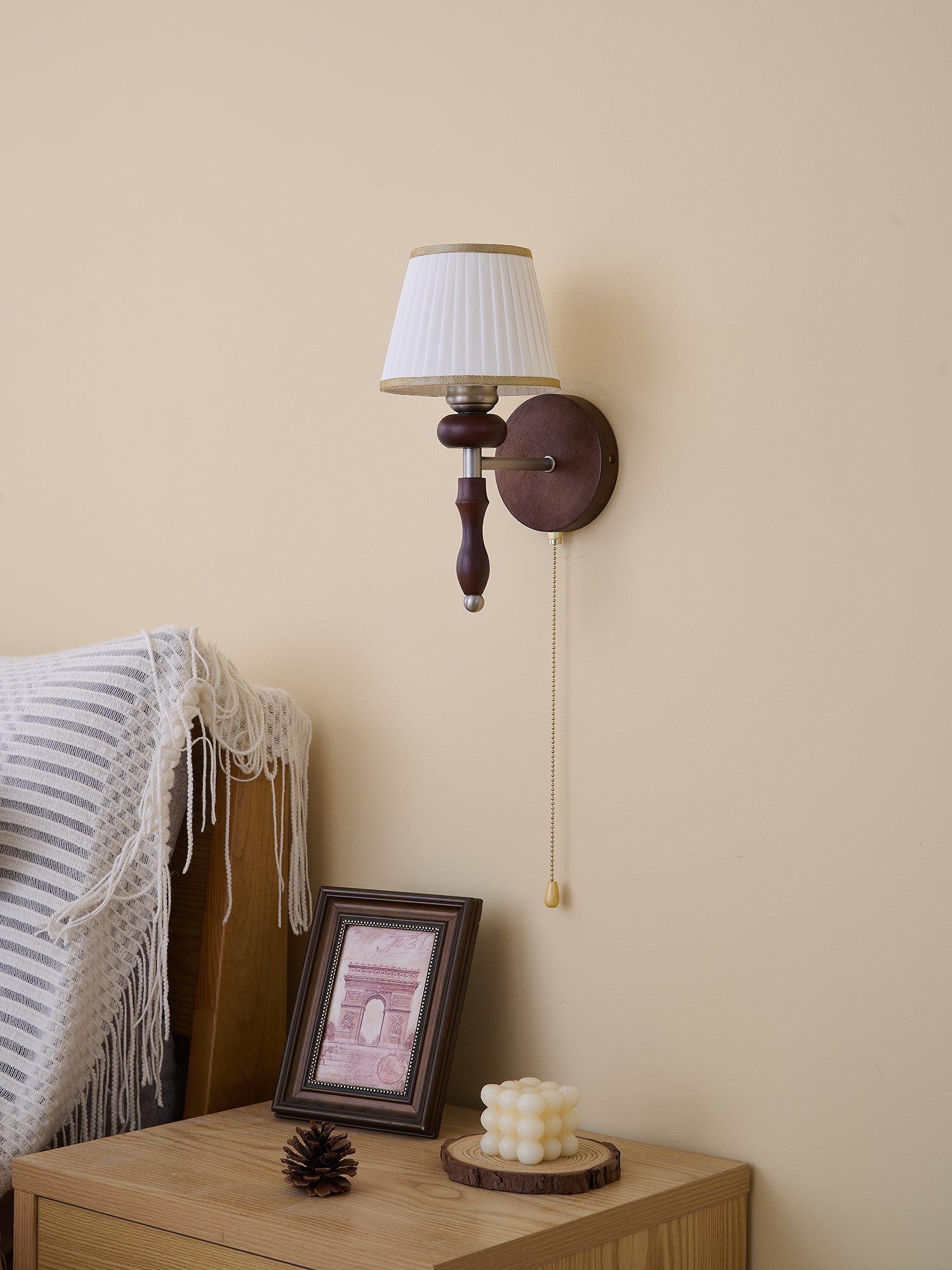 WOW Clarendon Wall Lamp