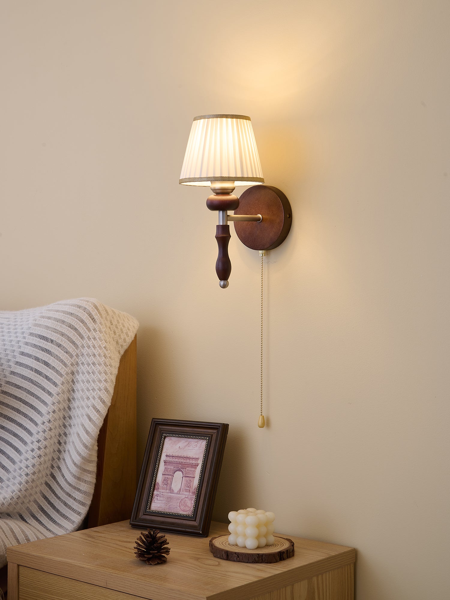 WOW Clarendon Wall Lamp