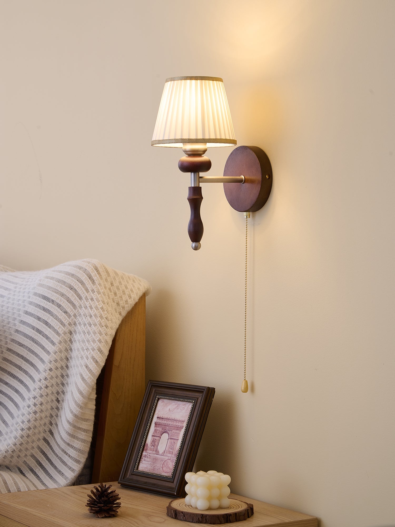WOW Clarendon Wall Lamp