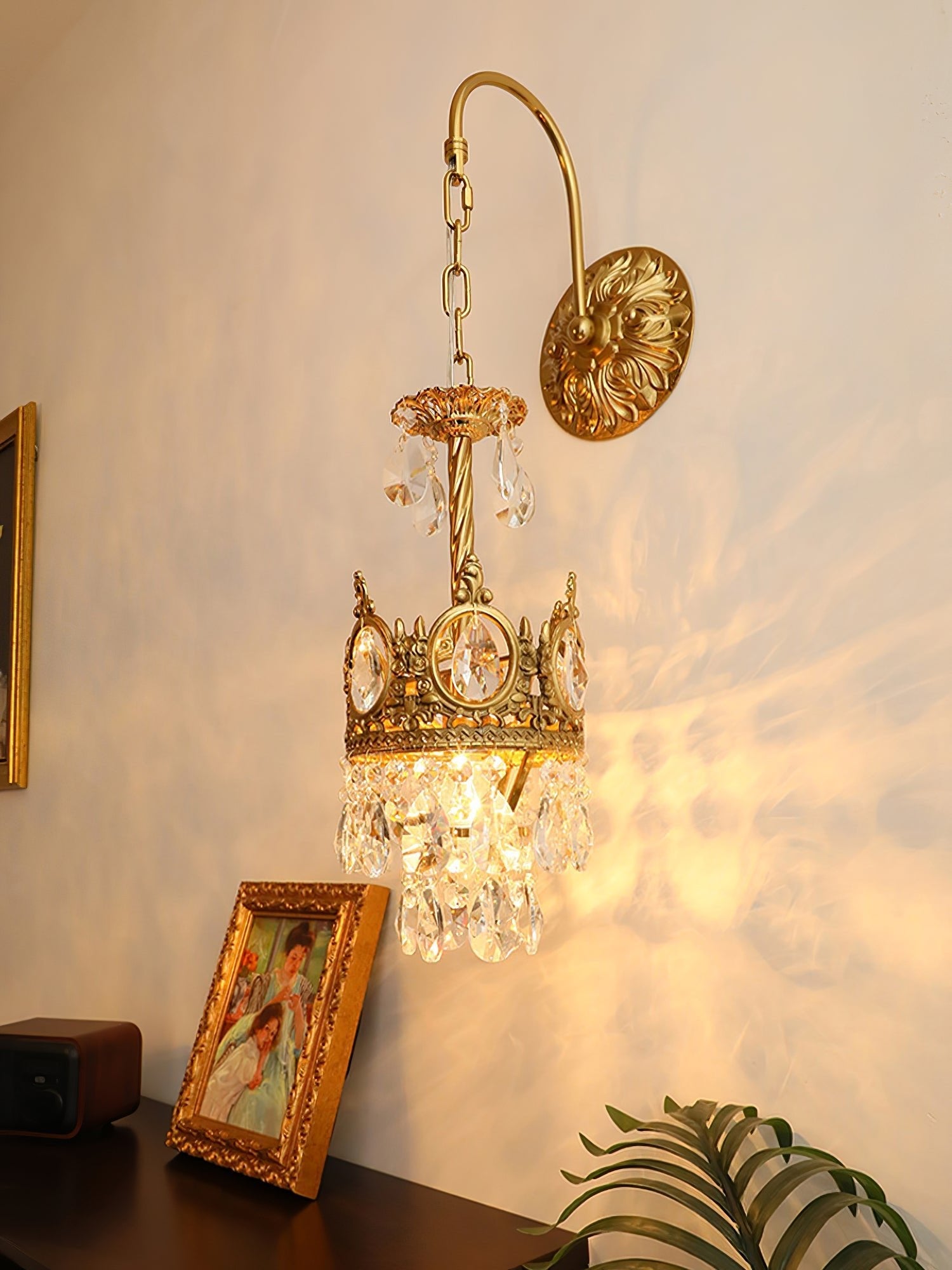 WOW Crystal Crown Wall Light