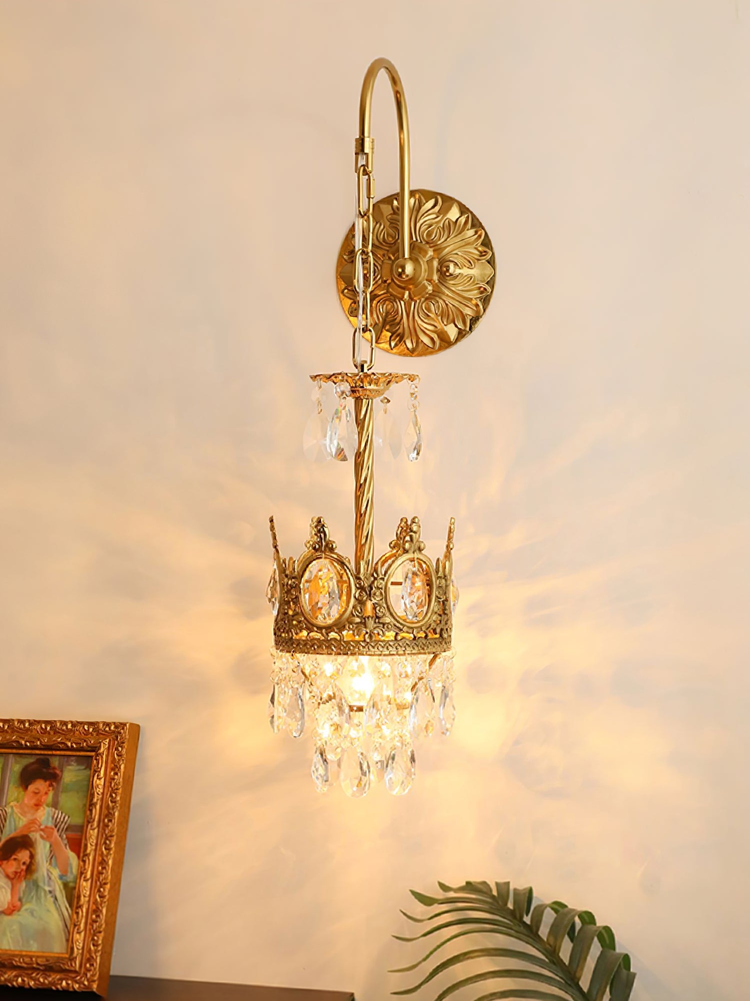 WOW Crystal Crown Wall Light