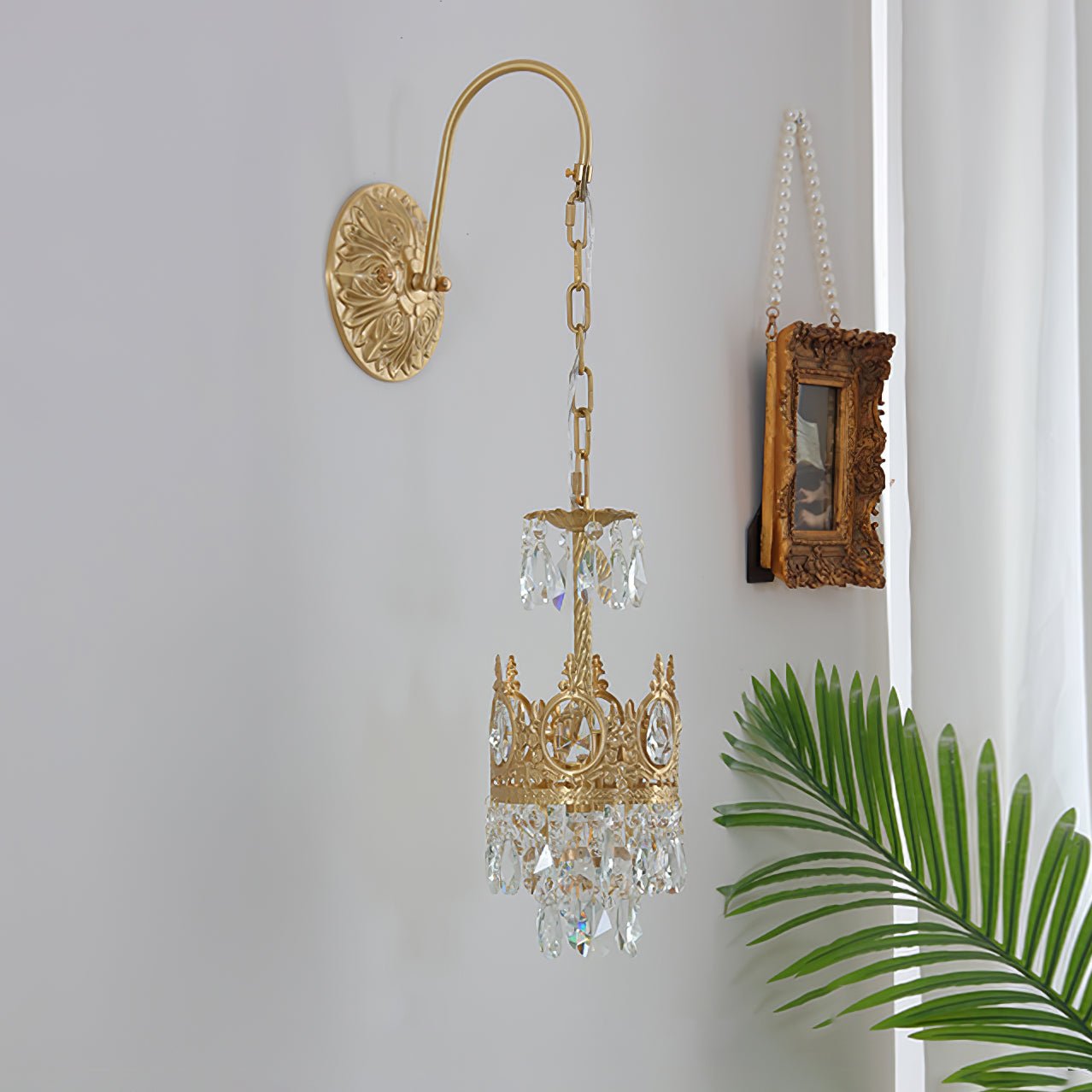 WOW Crystal Crown Wall Light