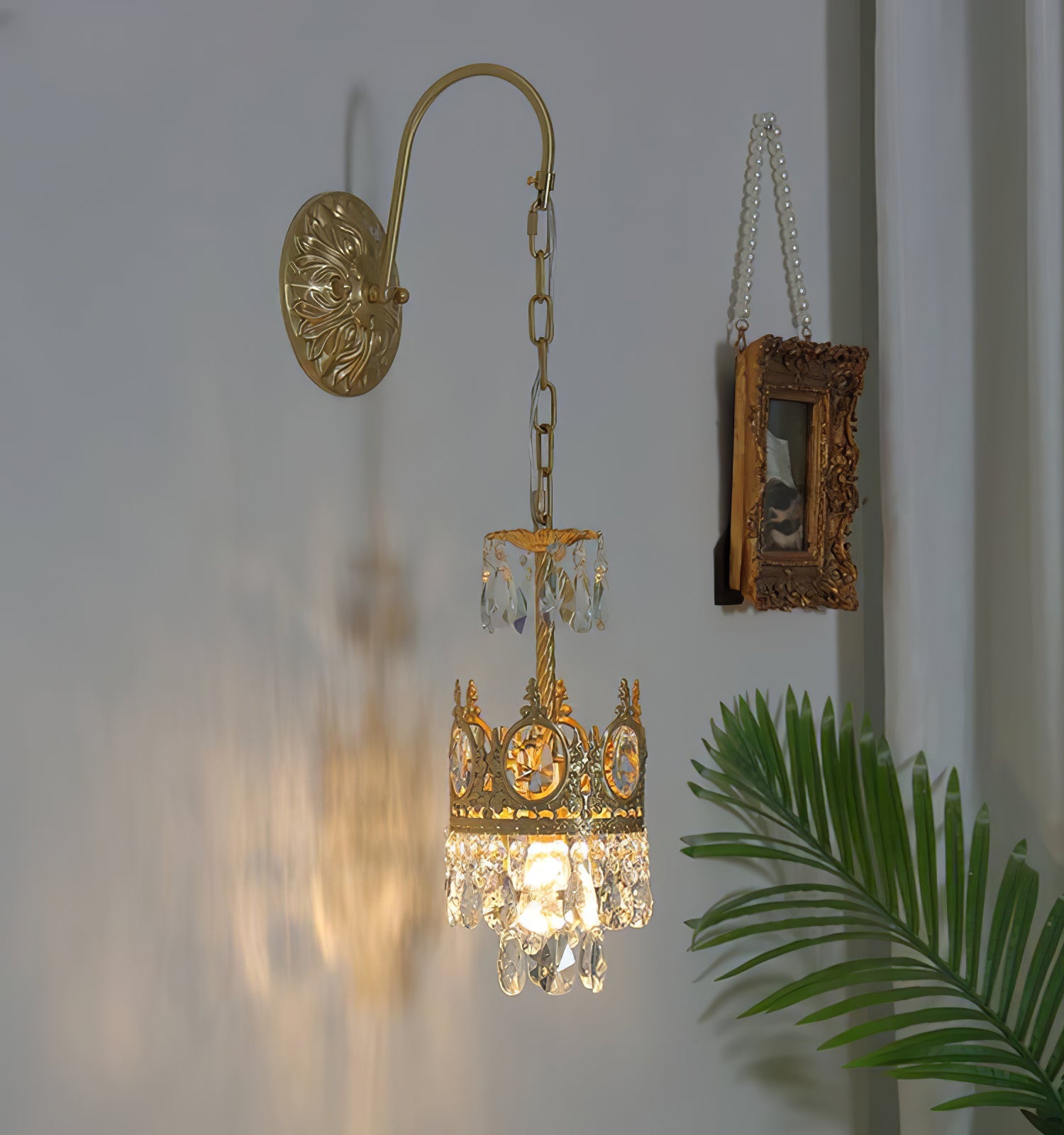 WOW Crystal Crown Wall Light