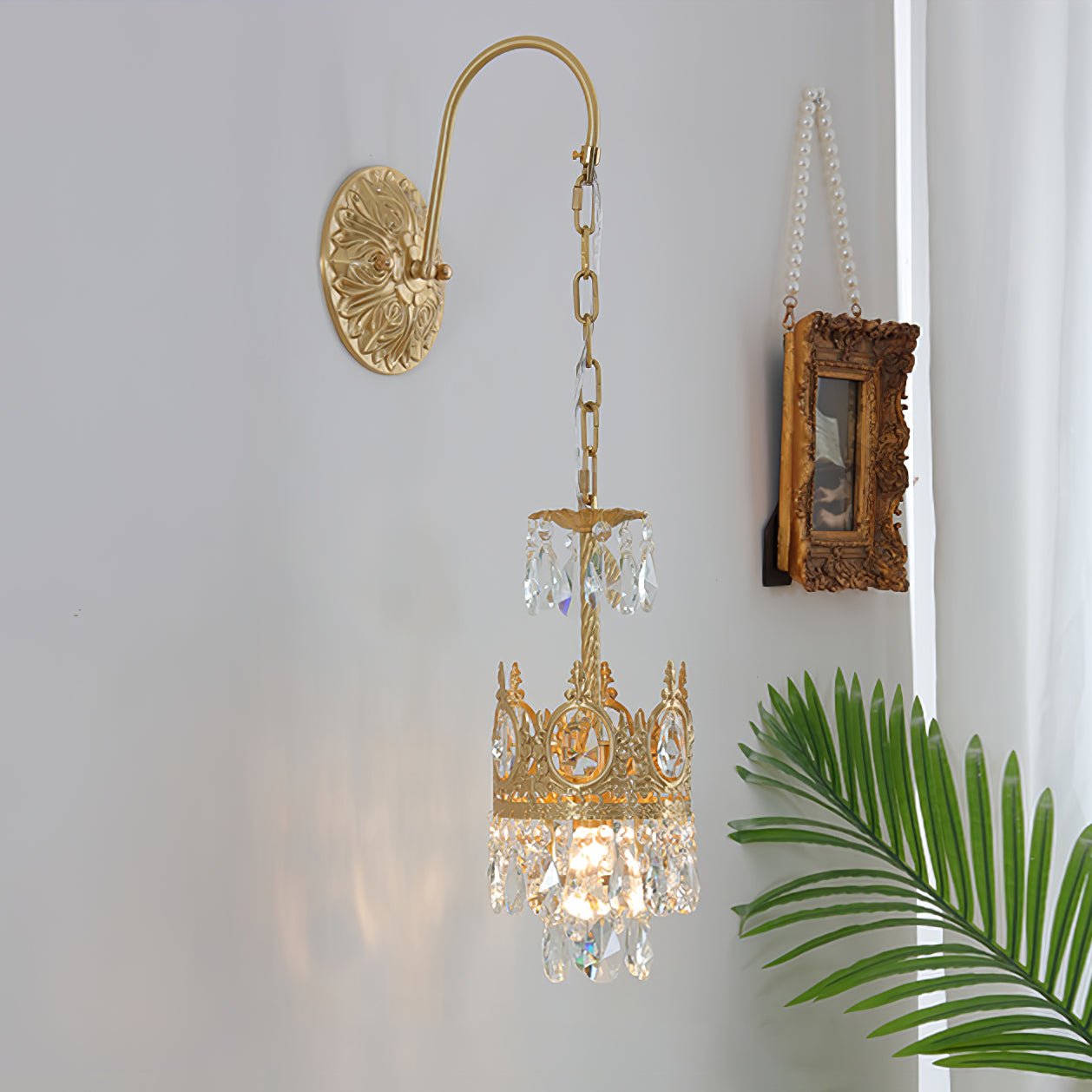 WOW Crystal Crown Wall Light