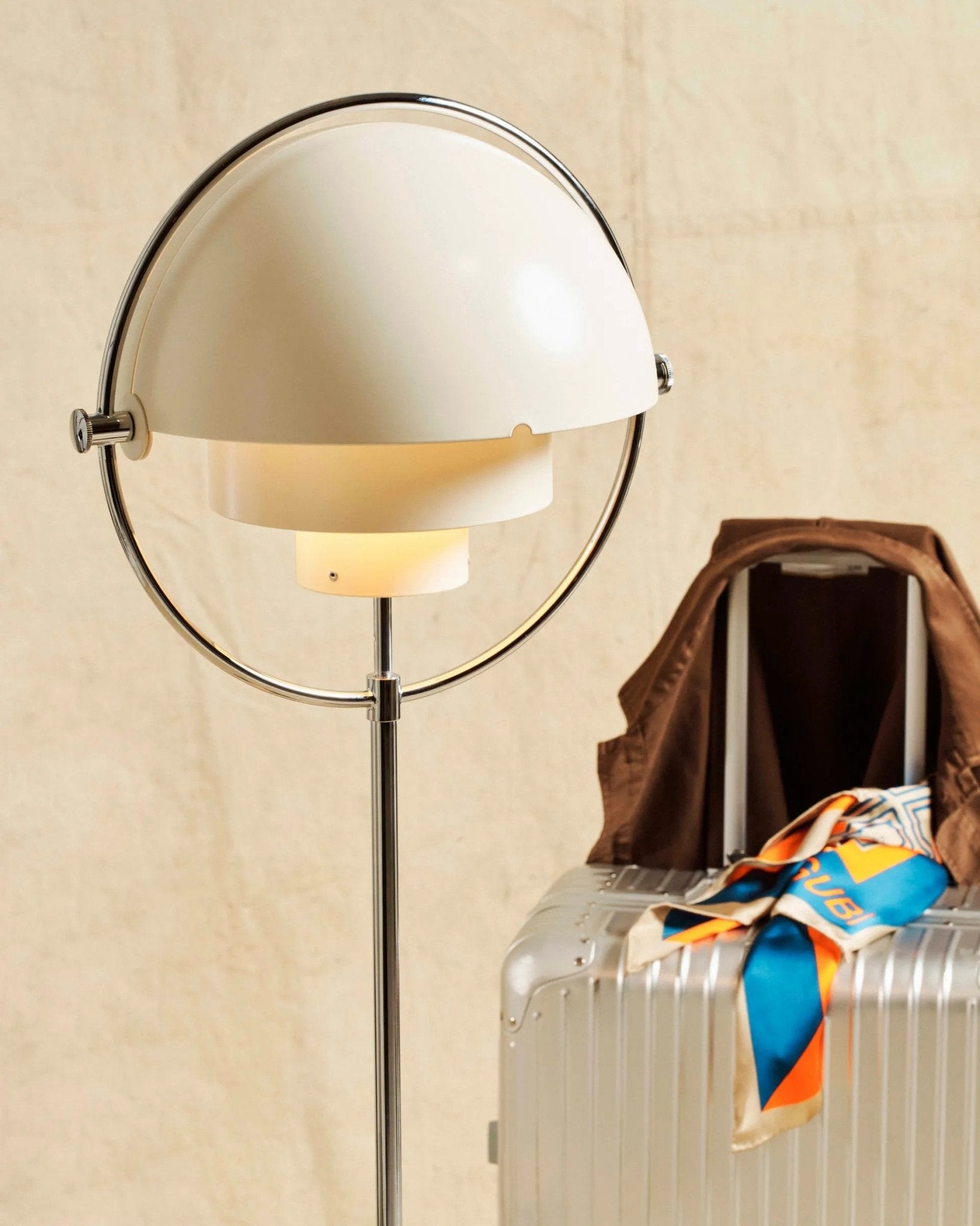 WOW Deformed Ball Floor Lamp
