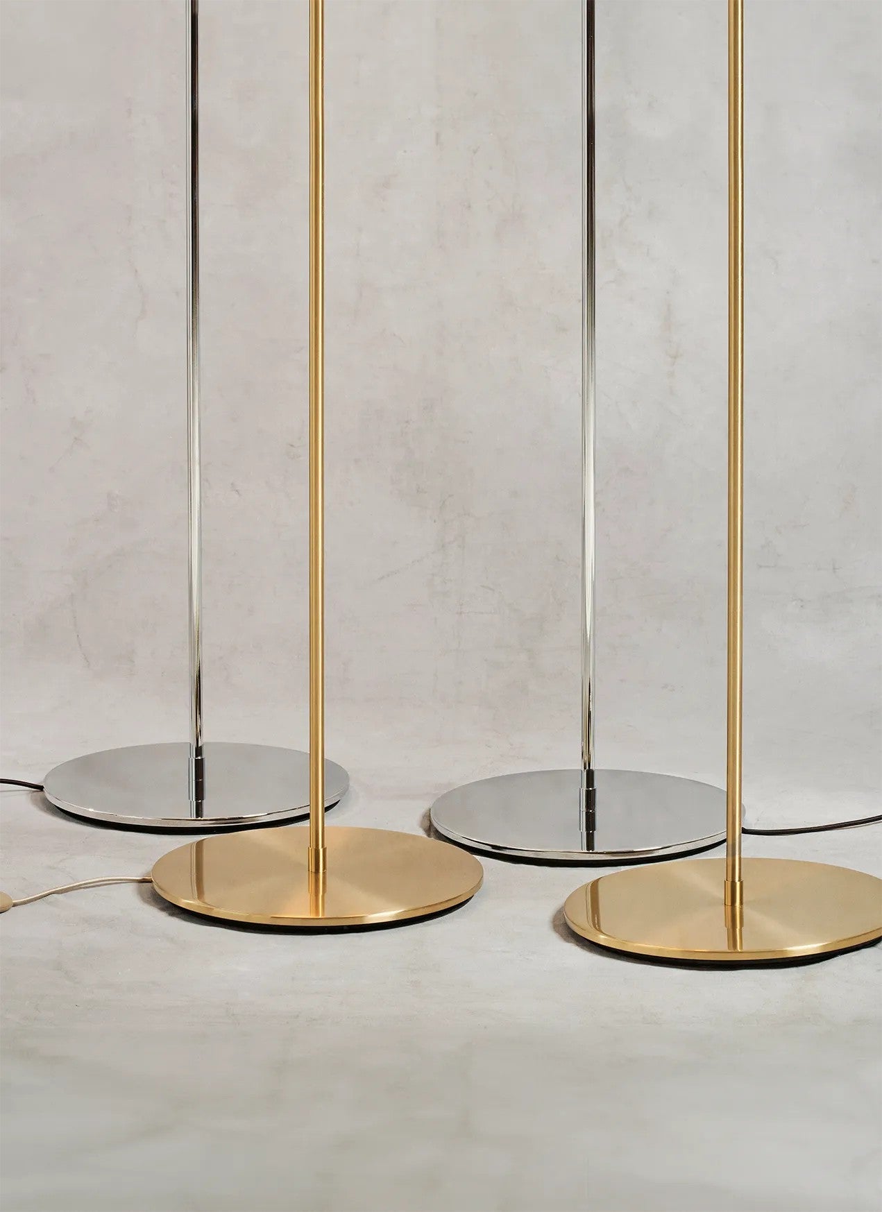 WOW Deformed Ball Floor Lamp