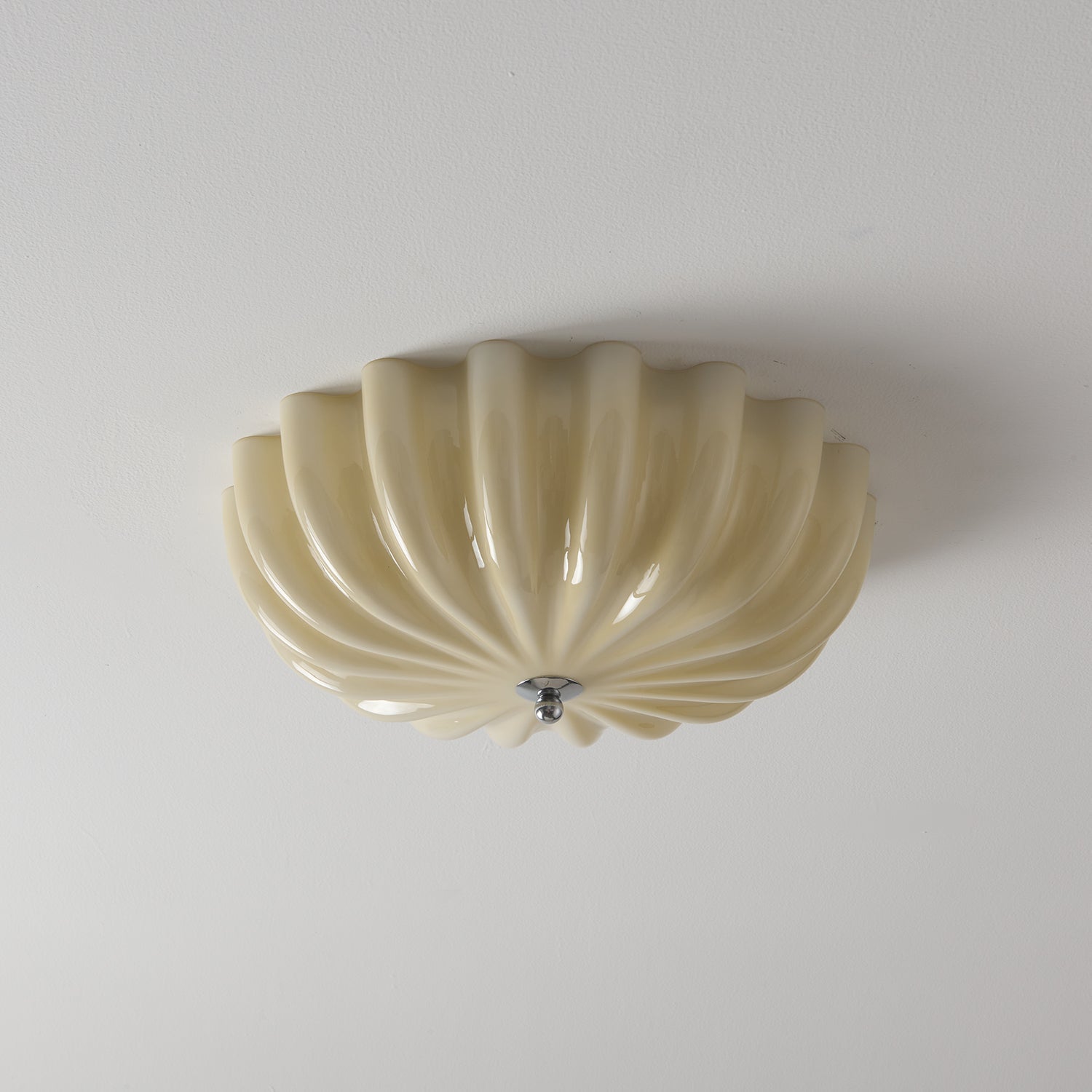 WOW Dewdrop Shell Ceiling Light
