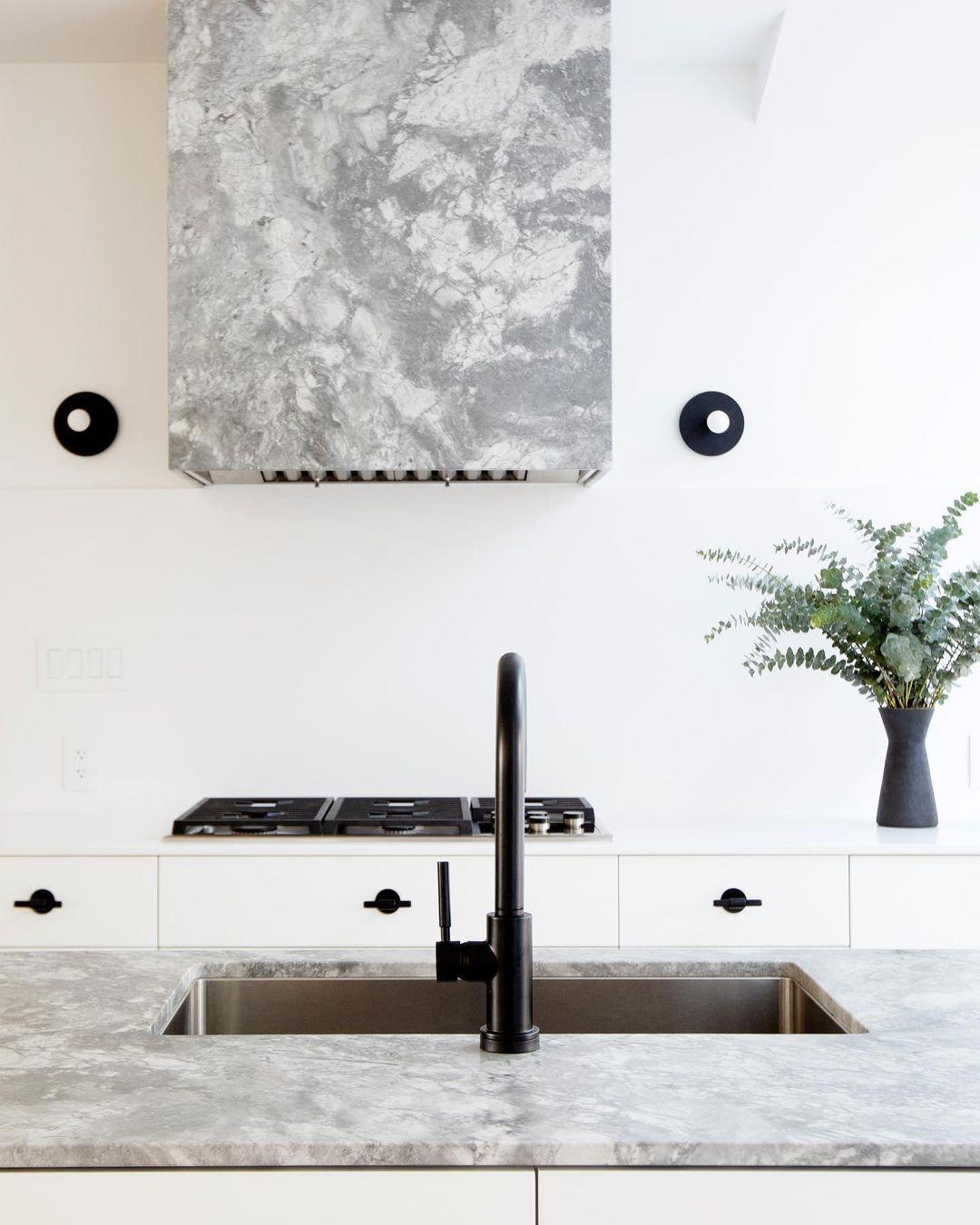 WOW Dot Wall Lamp