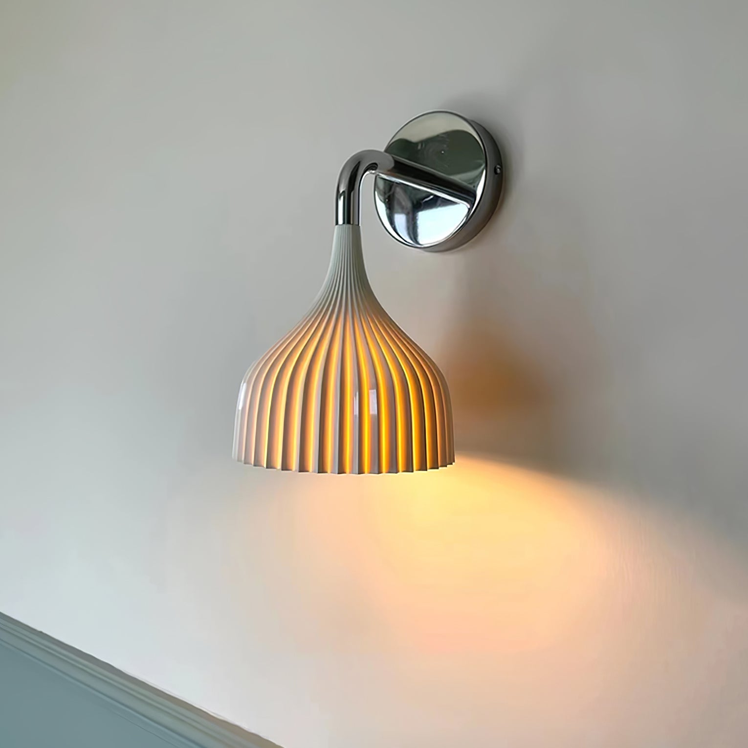 WOW E Wall Lamp