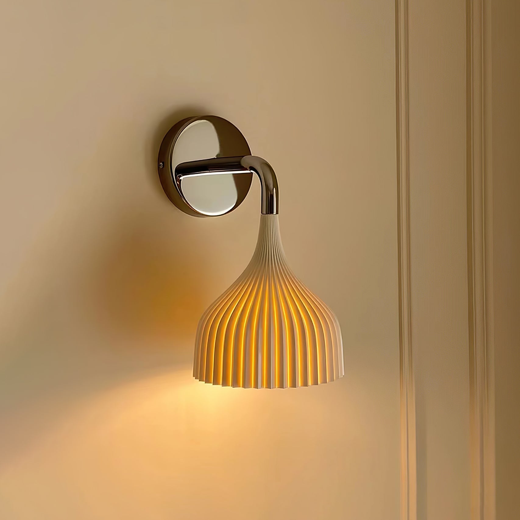 WOW E Wall Lamp