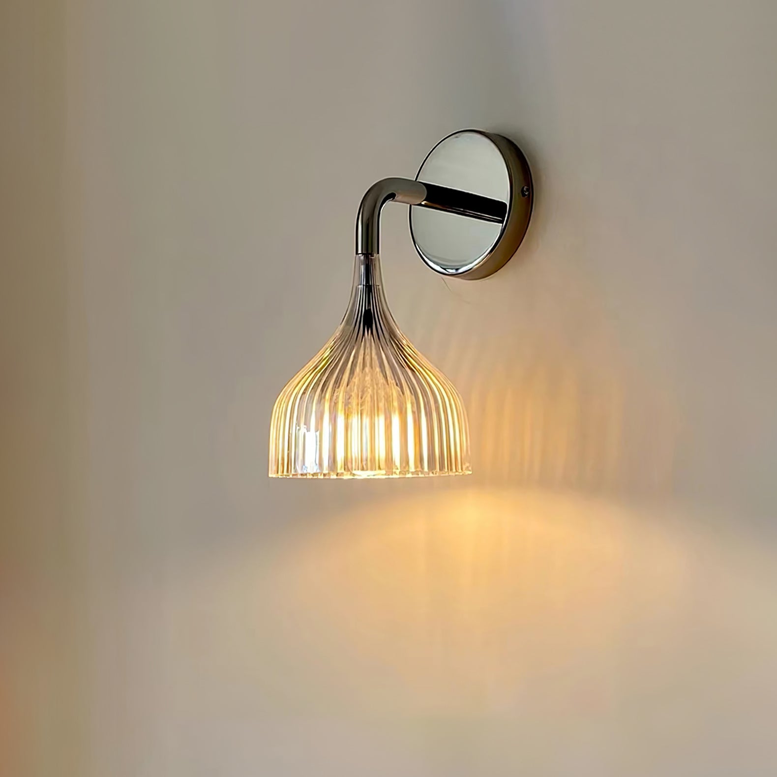 WOW E Wall Lamp
